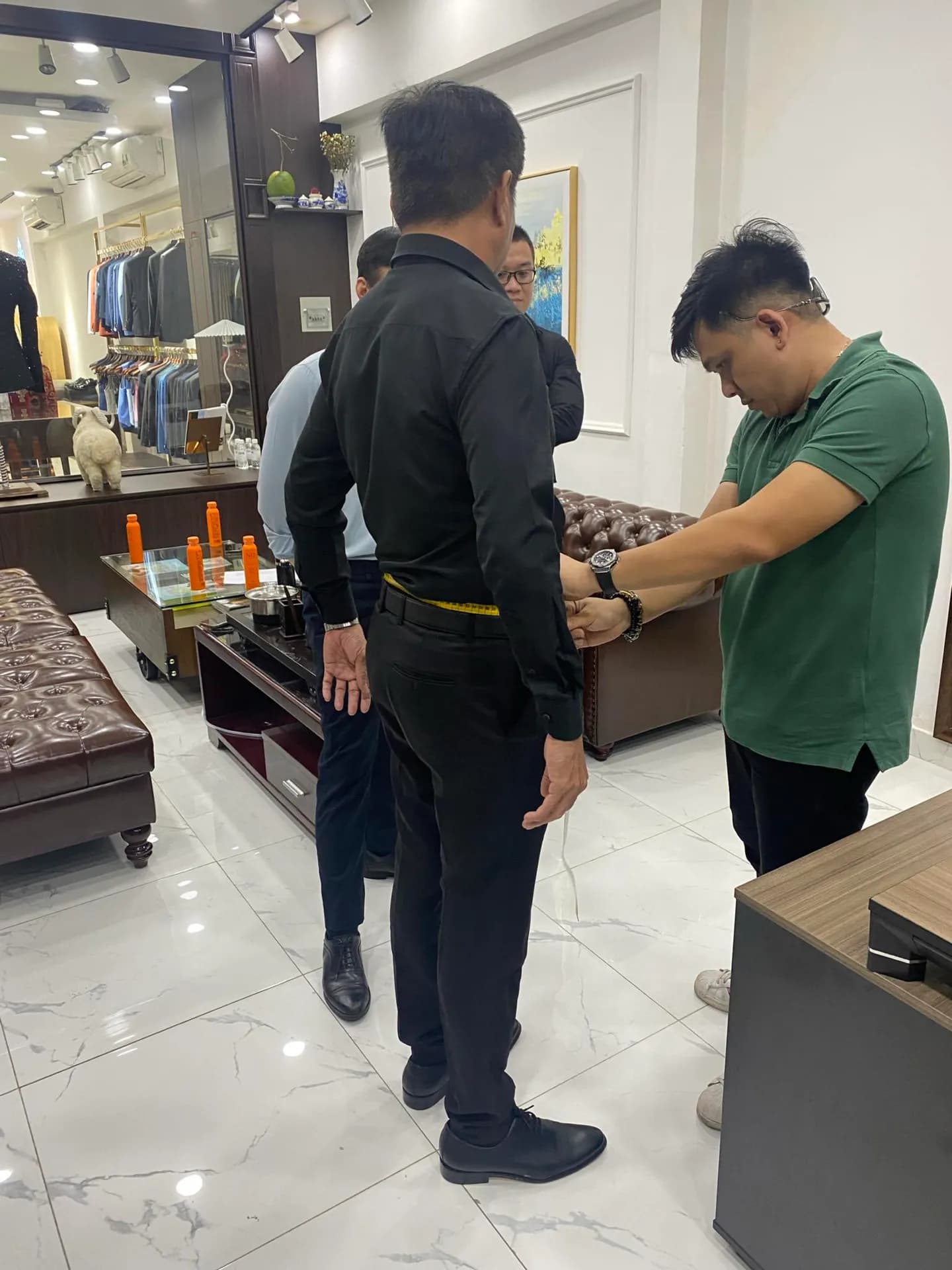 Phóng sự tại showroom — Mon Amie
