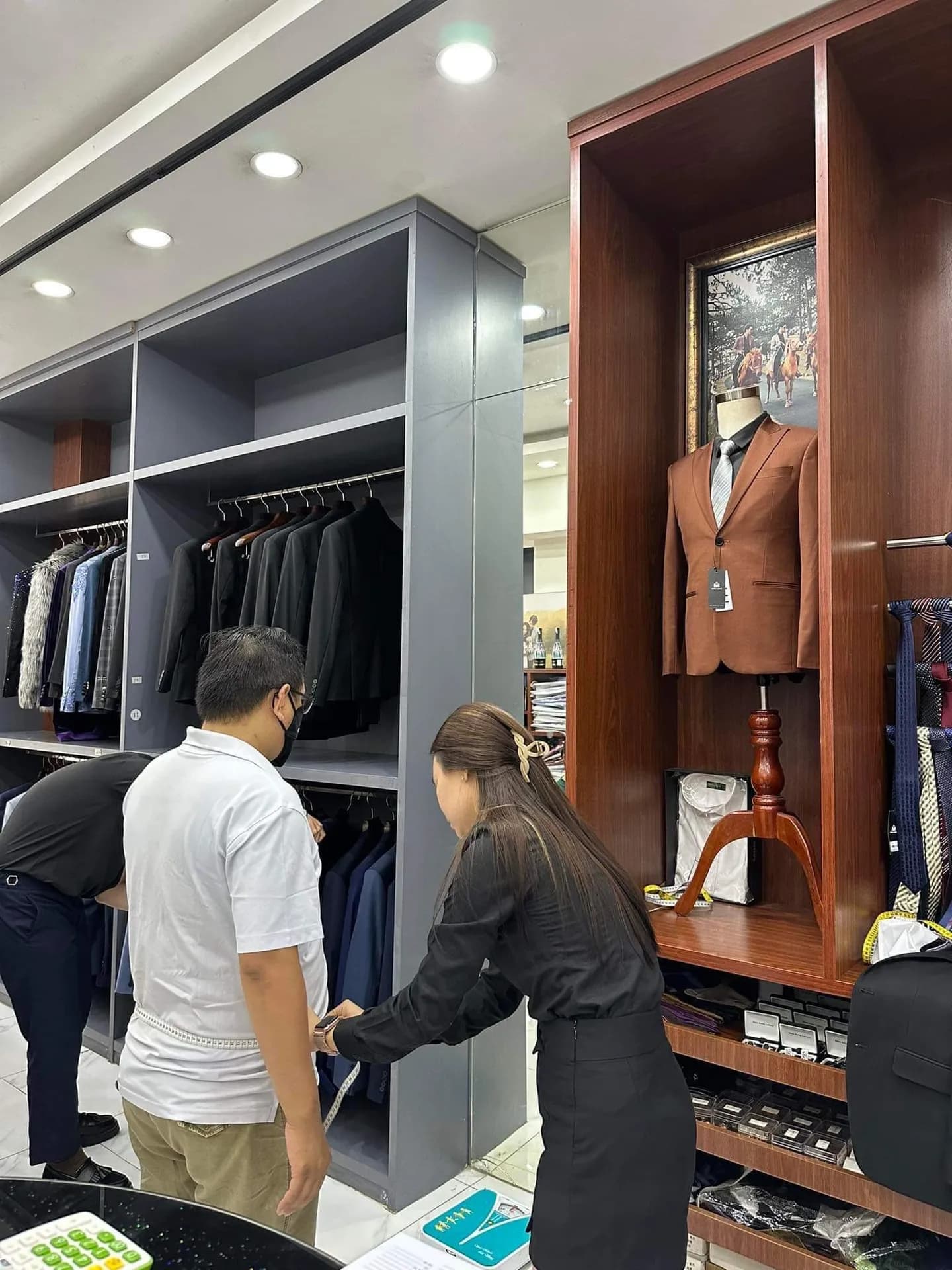 Phóng sự tại showroom — Mon Amie