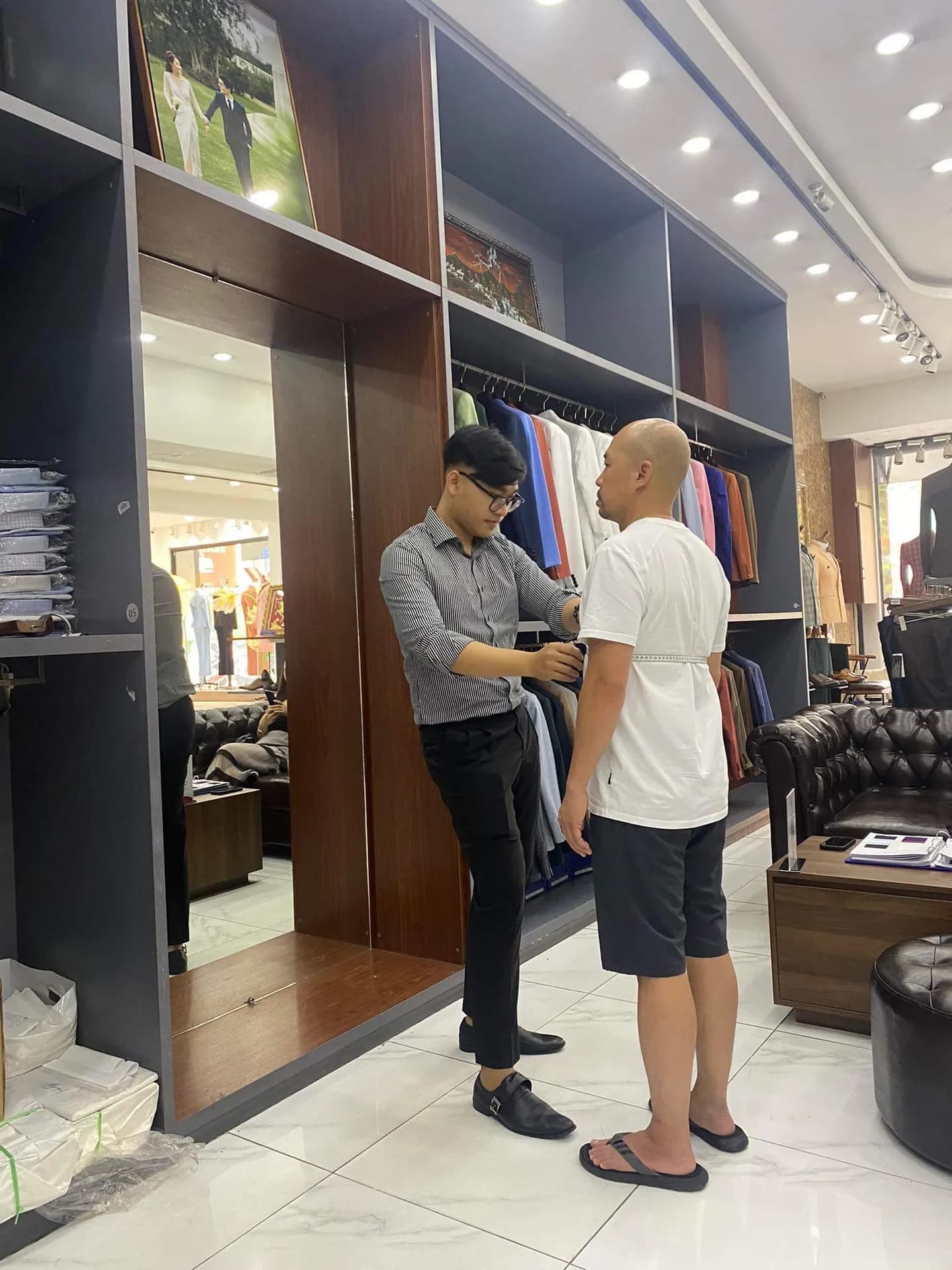 Phóng sự tại showroom — Mon Amie