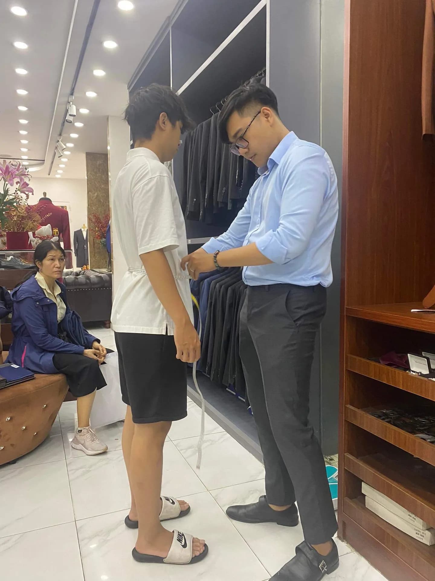 Phóng sự tại showroom — Mon Amie