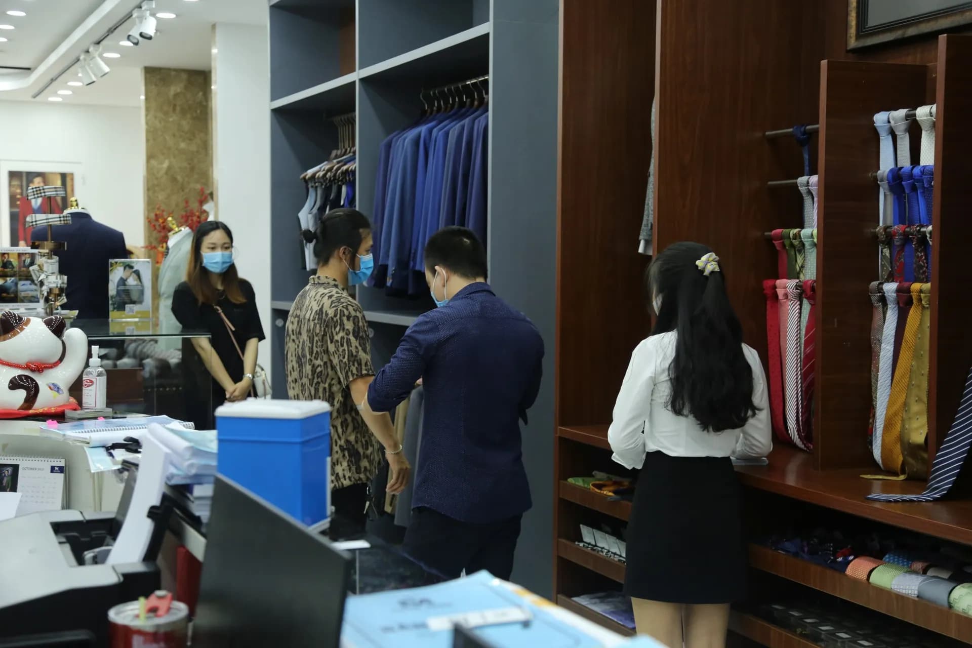 Phóng sự tại showroom — Mon Amie
