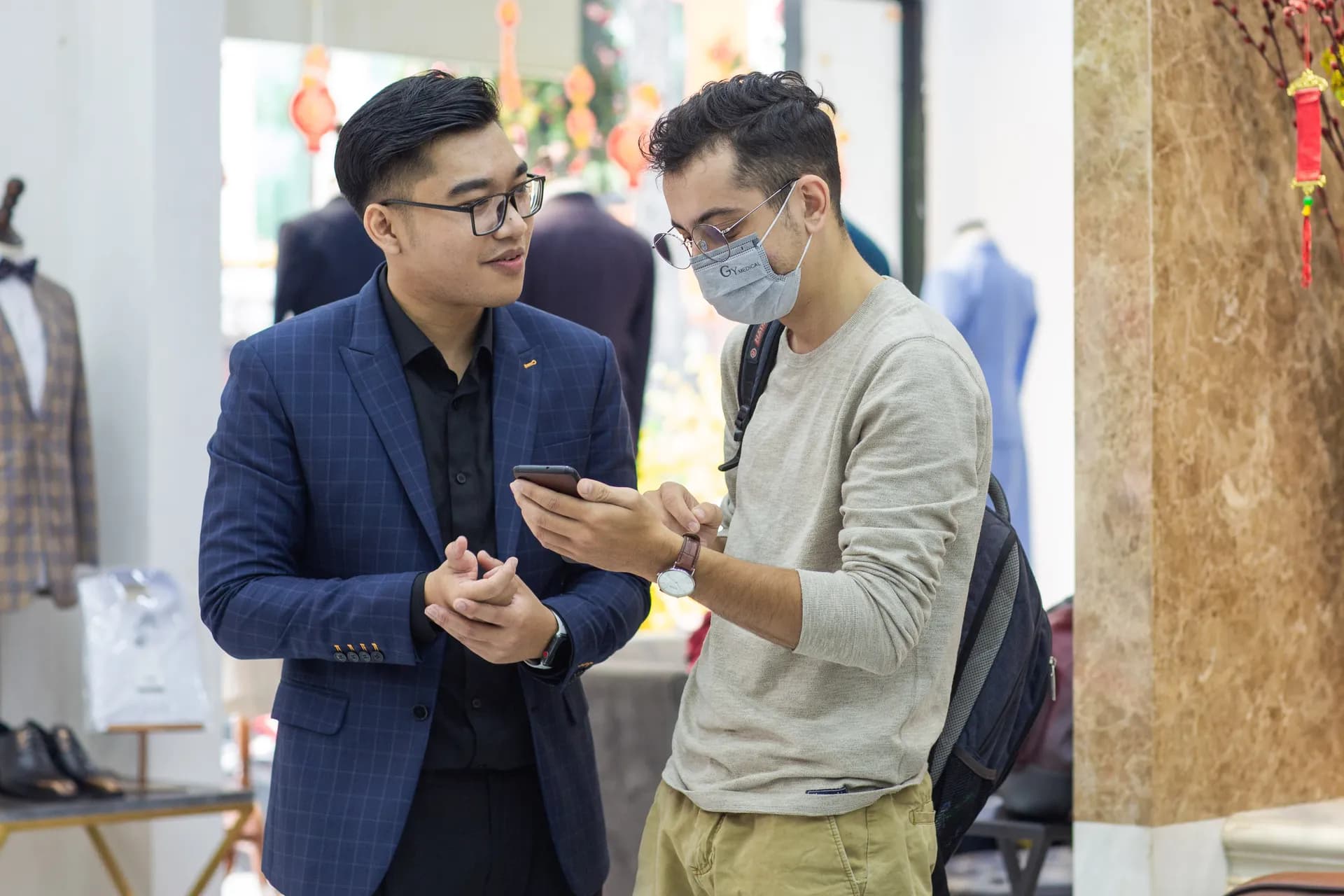 Phóng sự tại showroom — Mon Amie