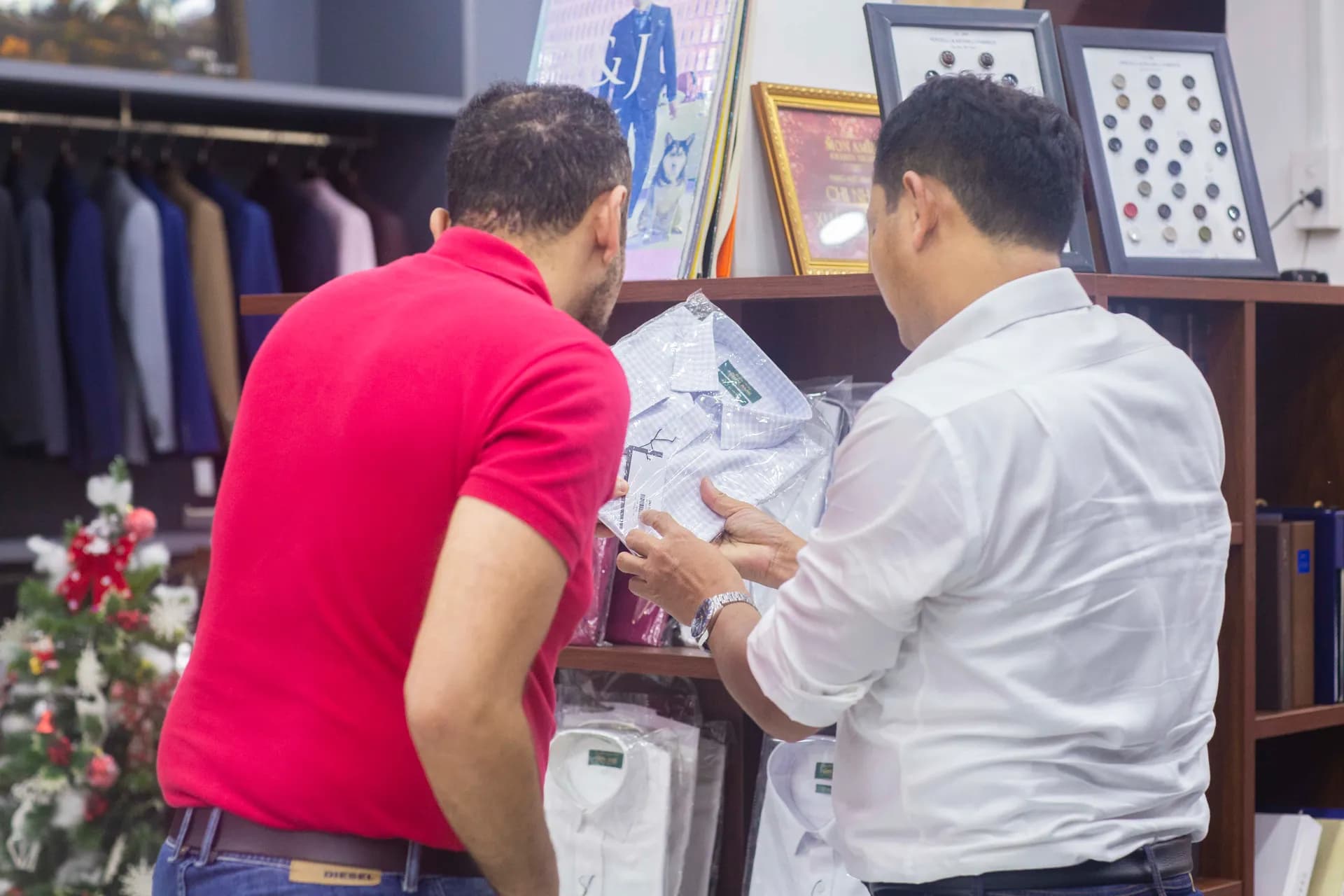 Phóng sự tại showroom — Mon Amie