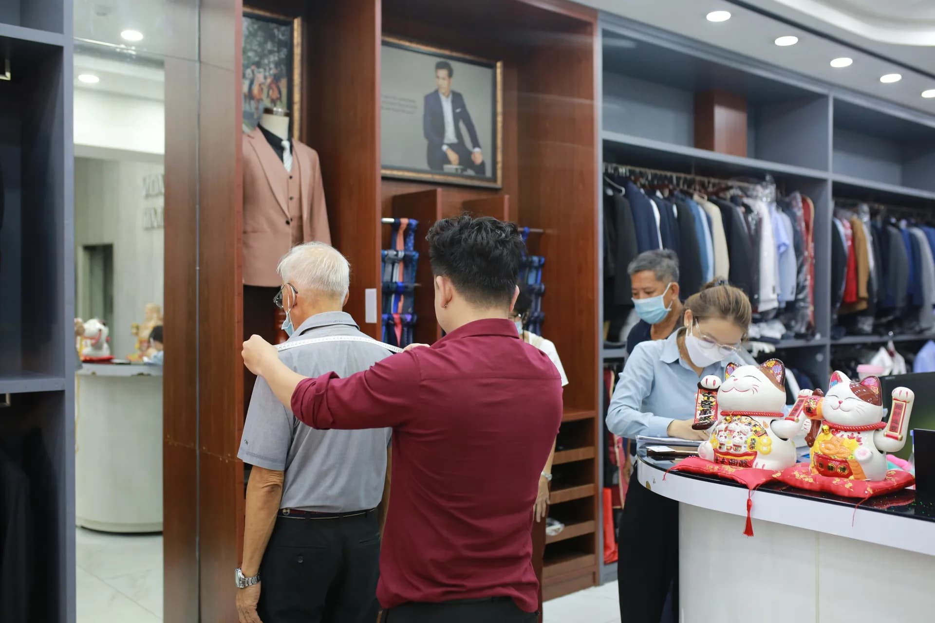 Phóng sự tại showroom — Mon Amie