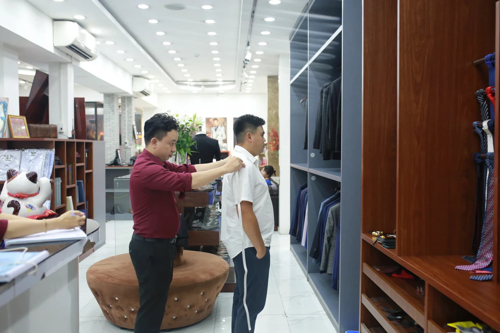 Phóng sự tại showroom — Mon Amie