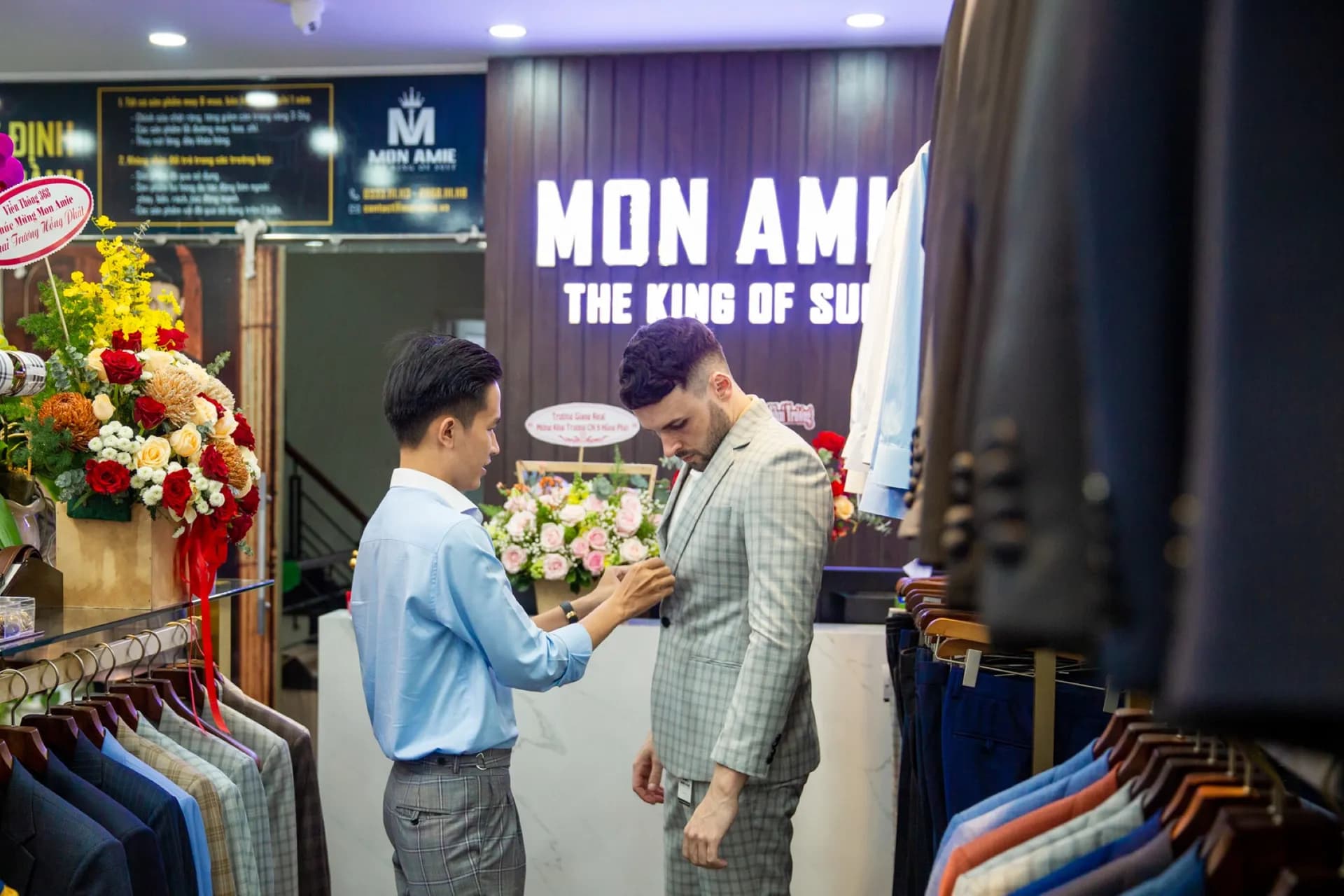 Phóng sự tại showroom — Mon Amie