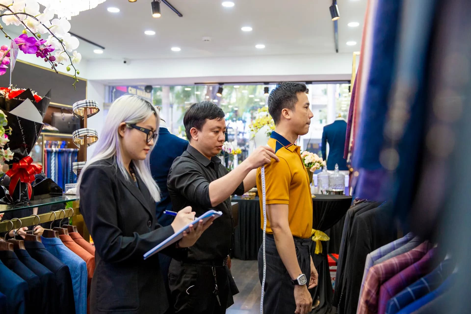 Phóng sự tại showroom — Mon Amie