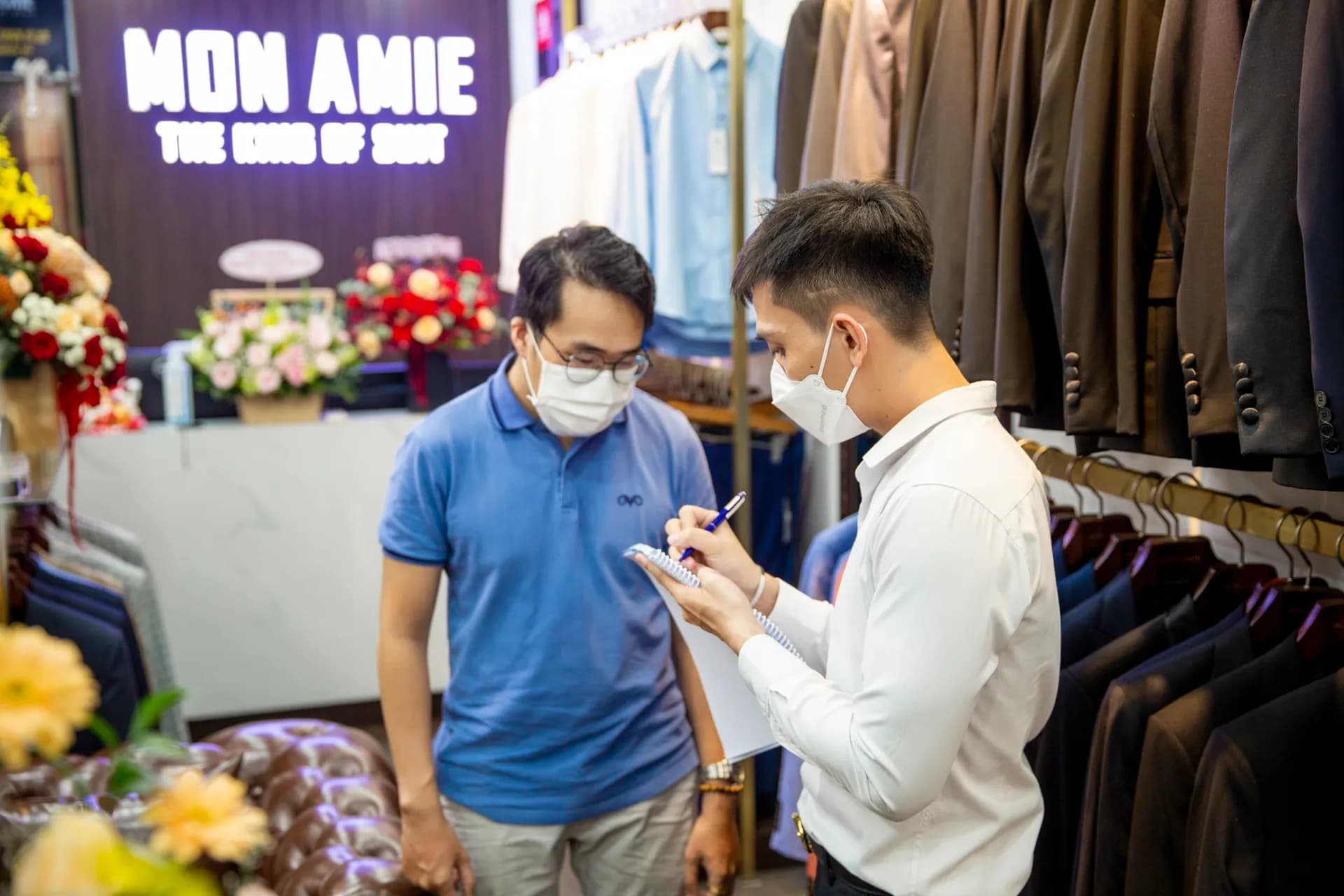 Phóng sự tại showroom — Mon Amie