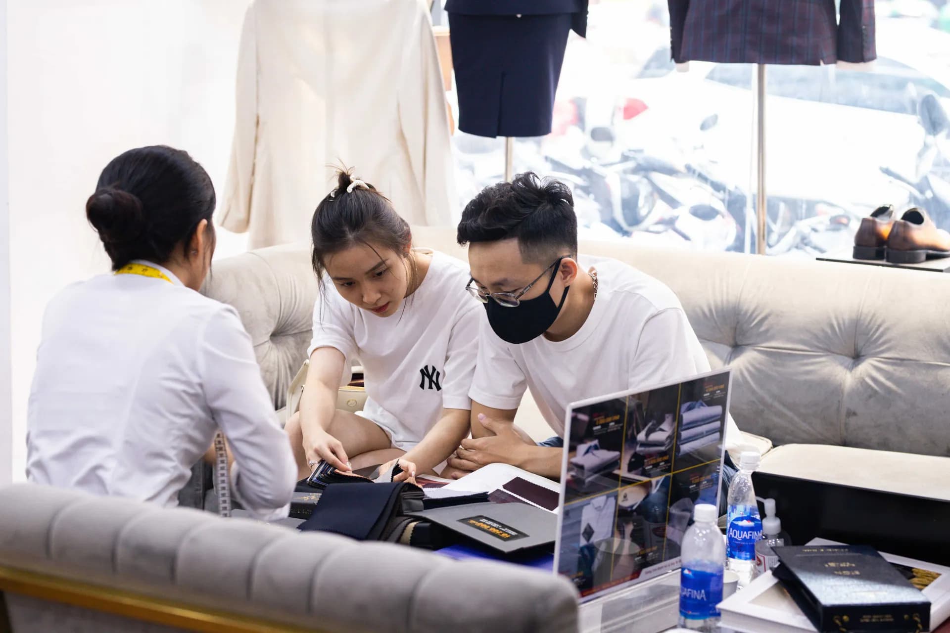 Phóng sự tại showroom — Mon Amie