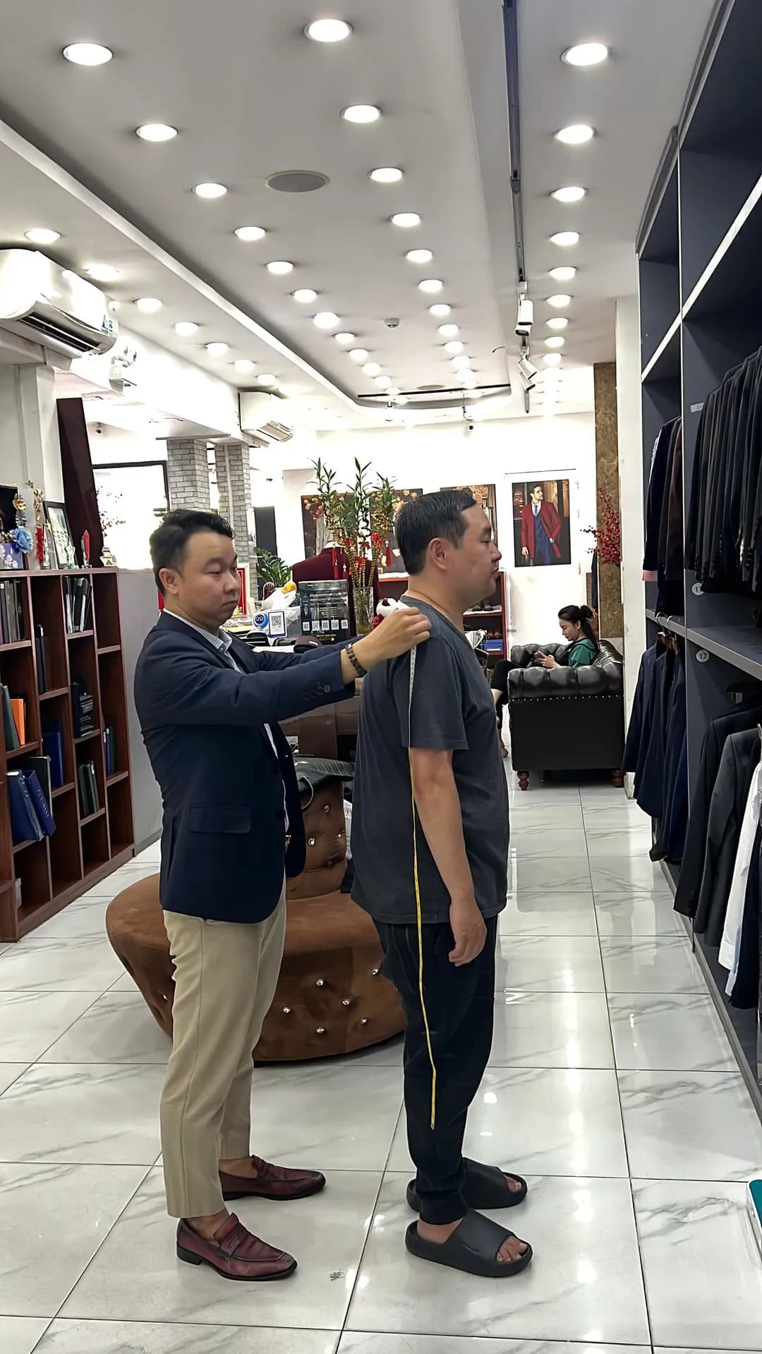 Phóng sự tại showroom — Mon Amie