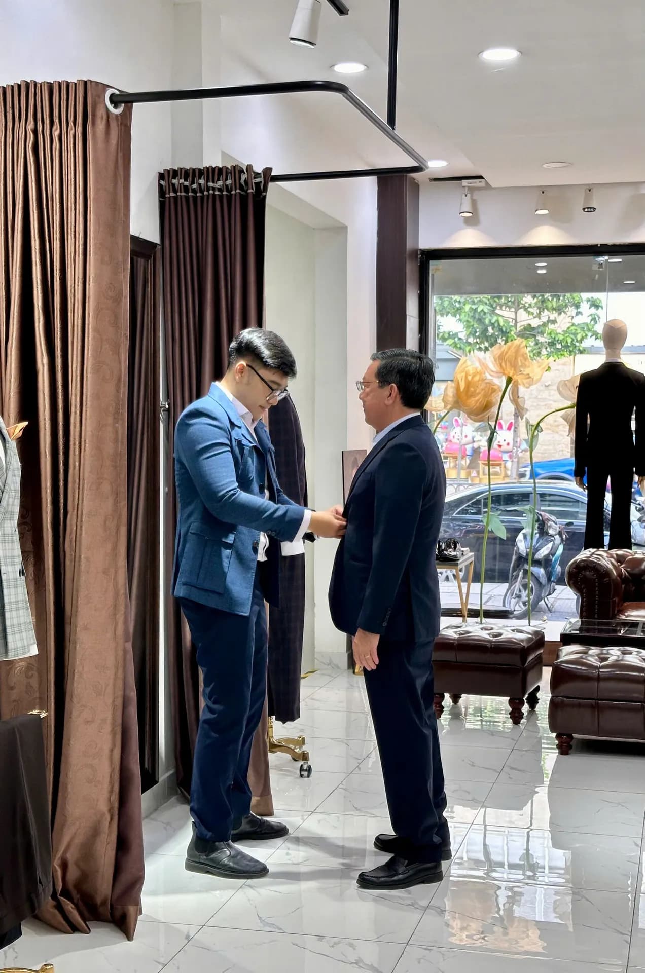 Phóng sự tại showroom — Mon Amie