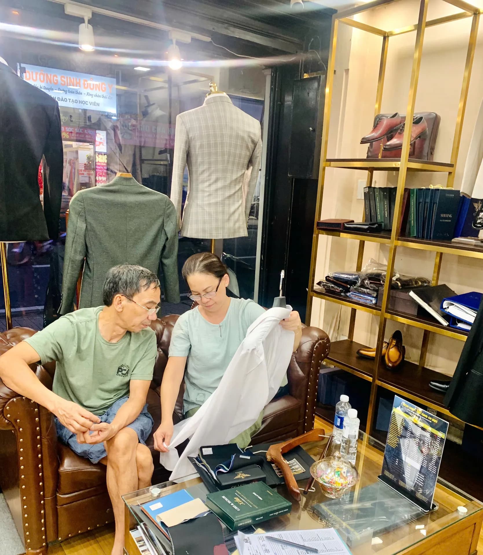 Phóng sự tại showroom — Mon Amie