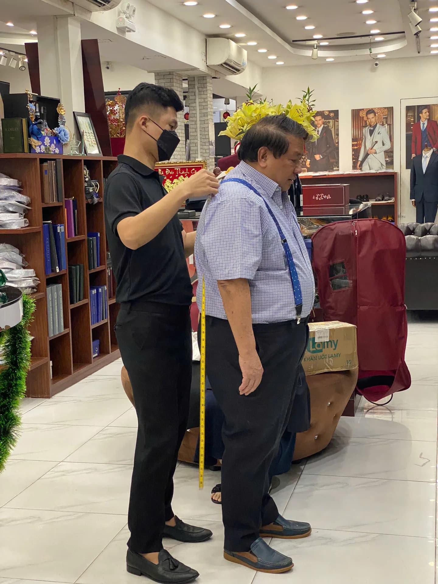 Phóng sự tại showroom — Mon Amie