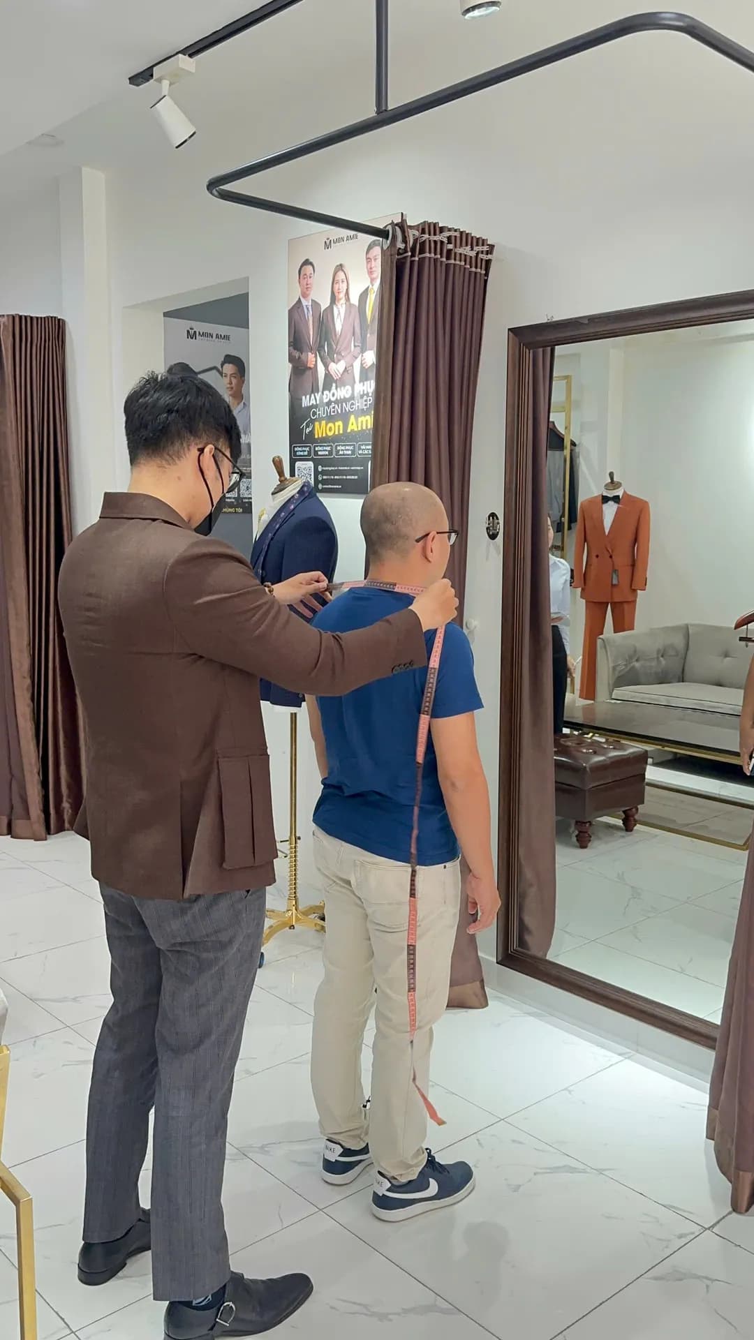 Phóng sự tại showroom — Mon Amie