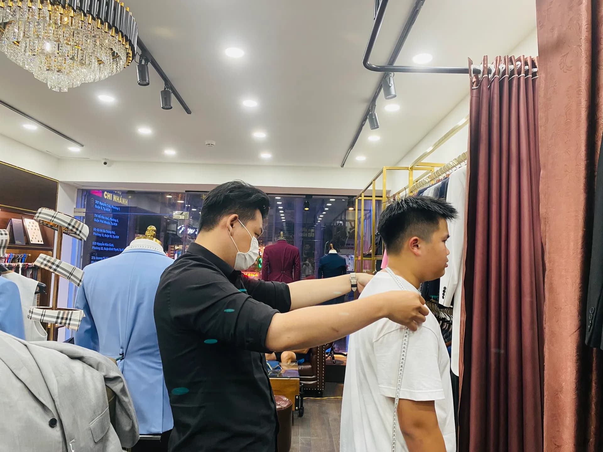 Phóng sự tại showroom — Mon Amie
