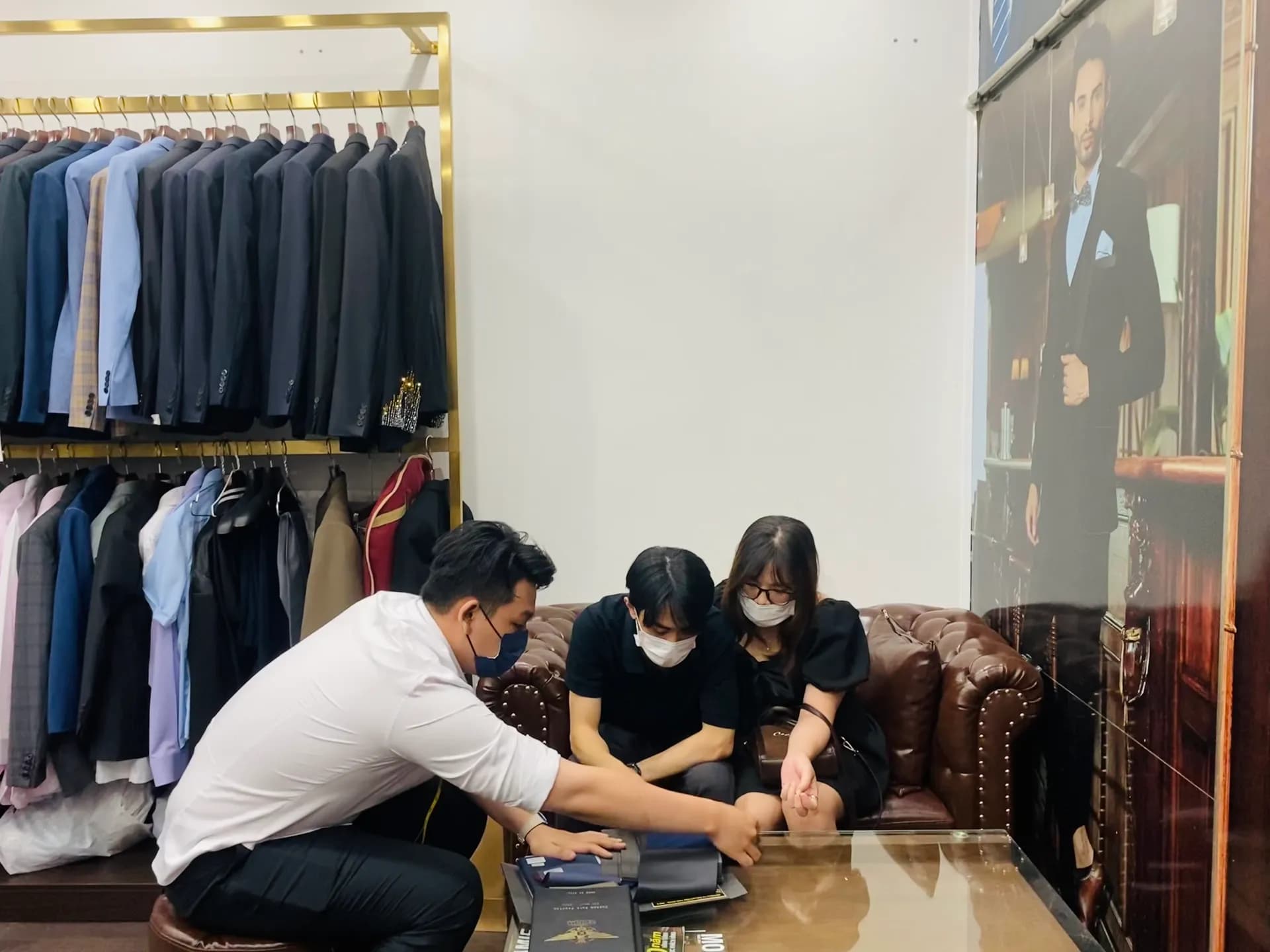 Phóng sự tại showroom — Mon Amie