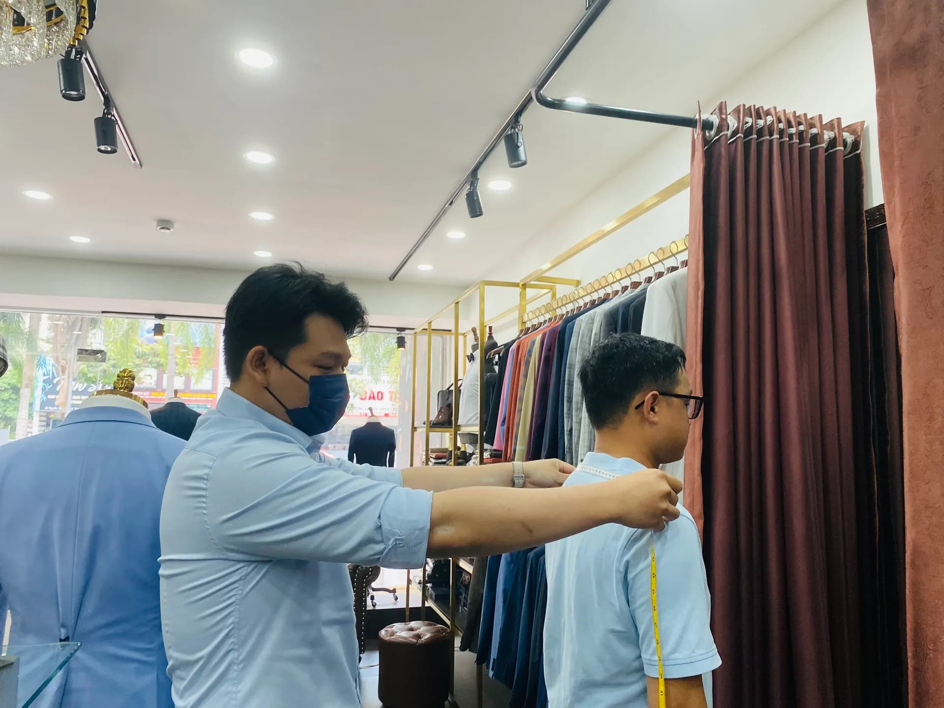 Phóng sự tại showroom — Mon Amie