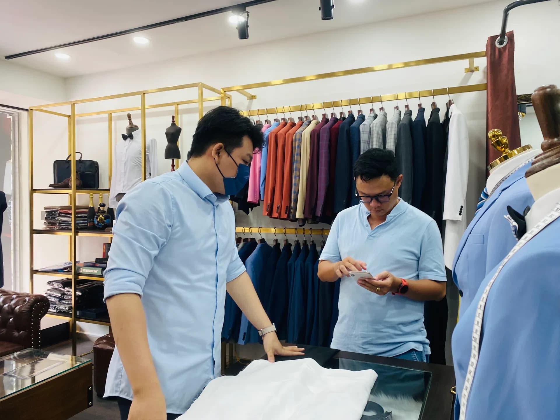 Phóng sự tại showroom — Mon Amie