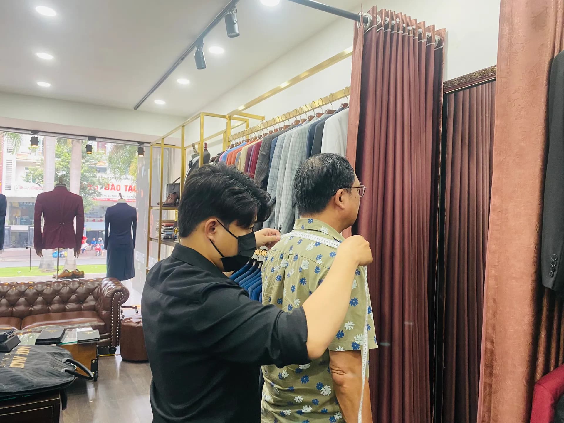 Phóng sự tại showroom — Mon Amie