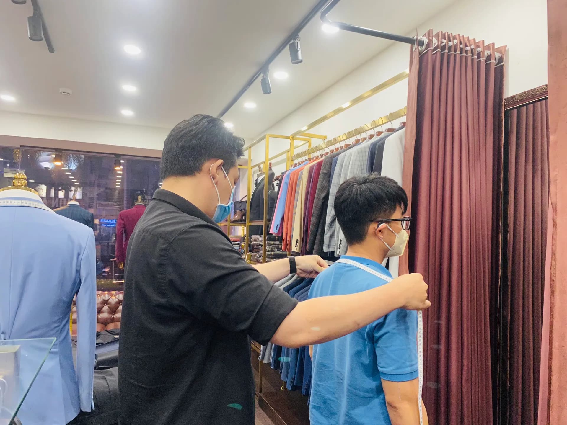 Phóng sự tại showroom — Mon Amie