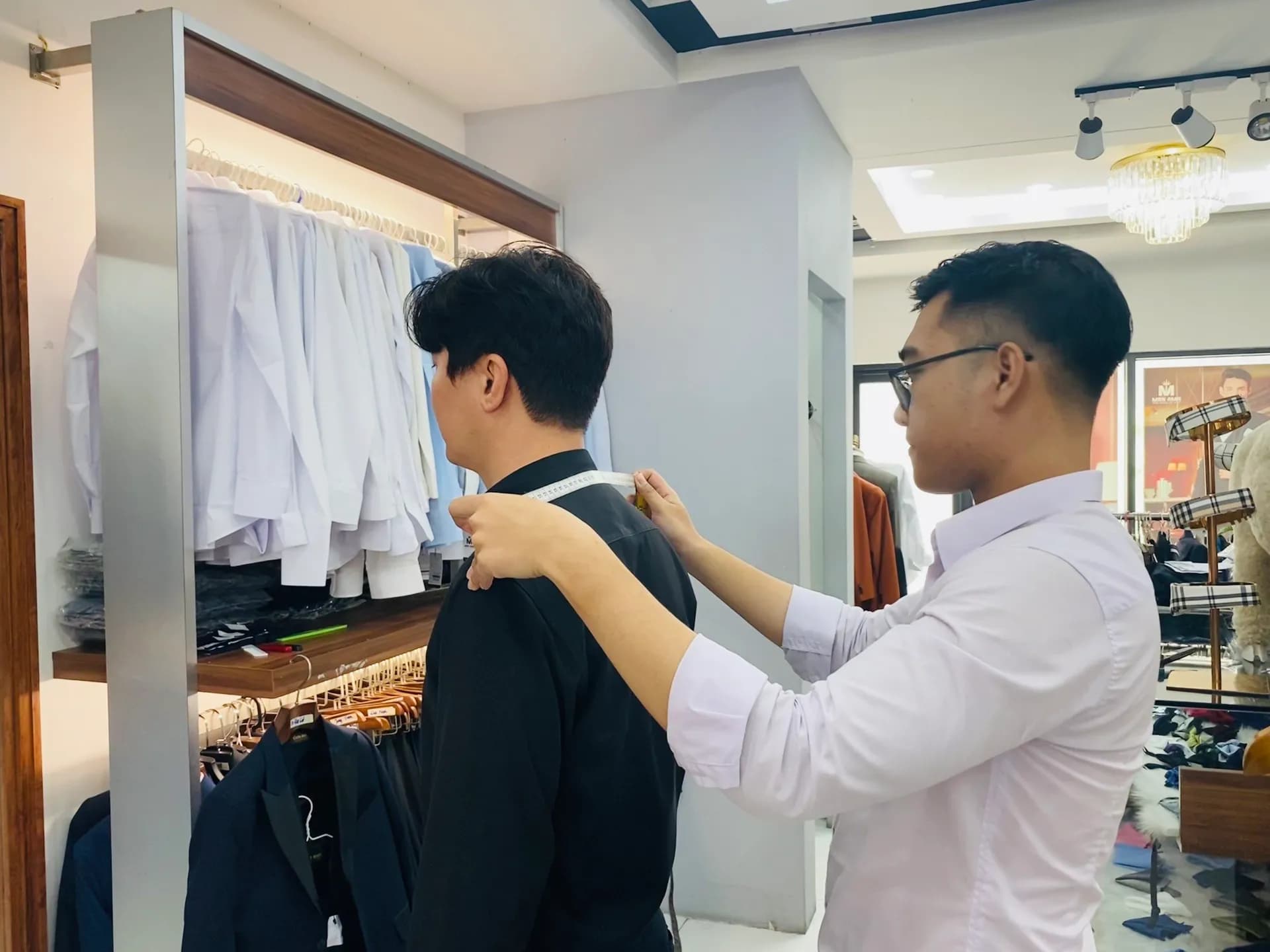 Phóng sự tại showroom — Mon Amie