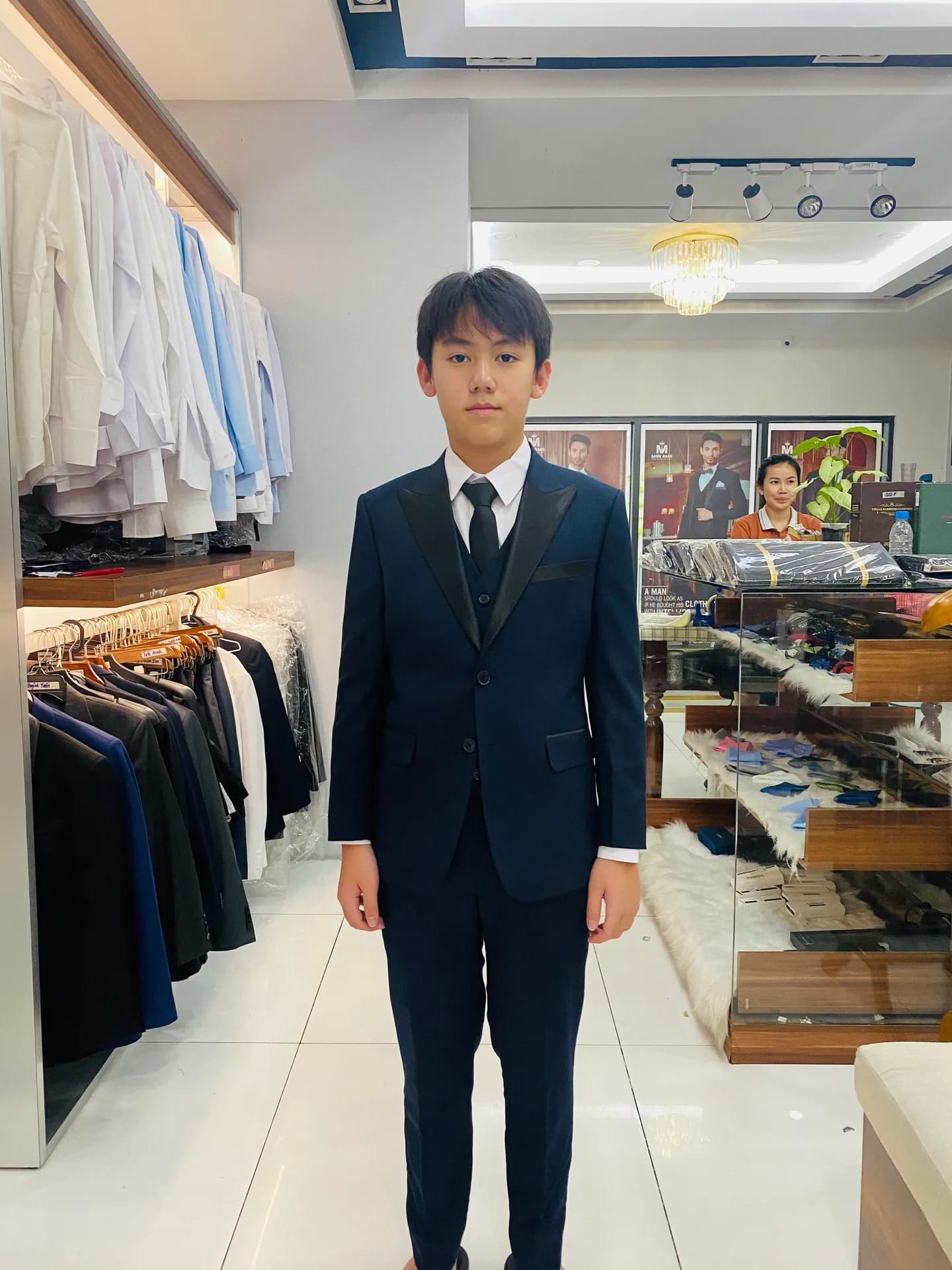 Phóng sự tại showroom — Mon Amie