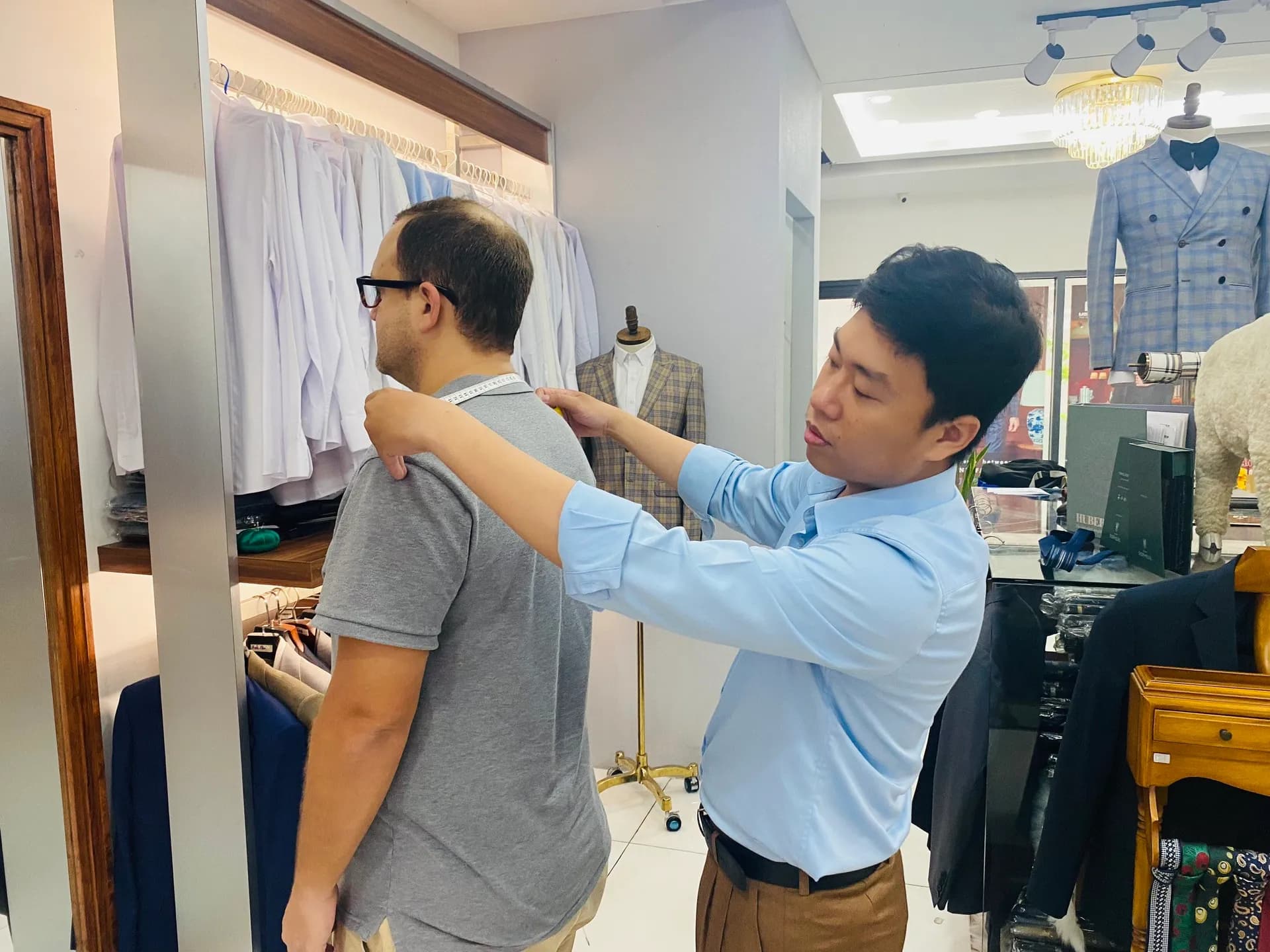 Phóng sự tại showroom — Mon Amie