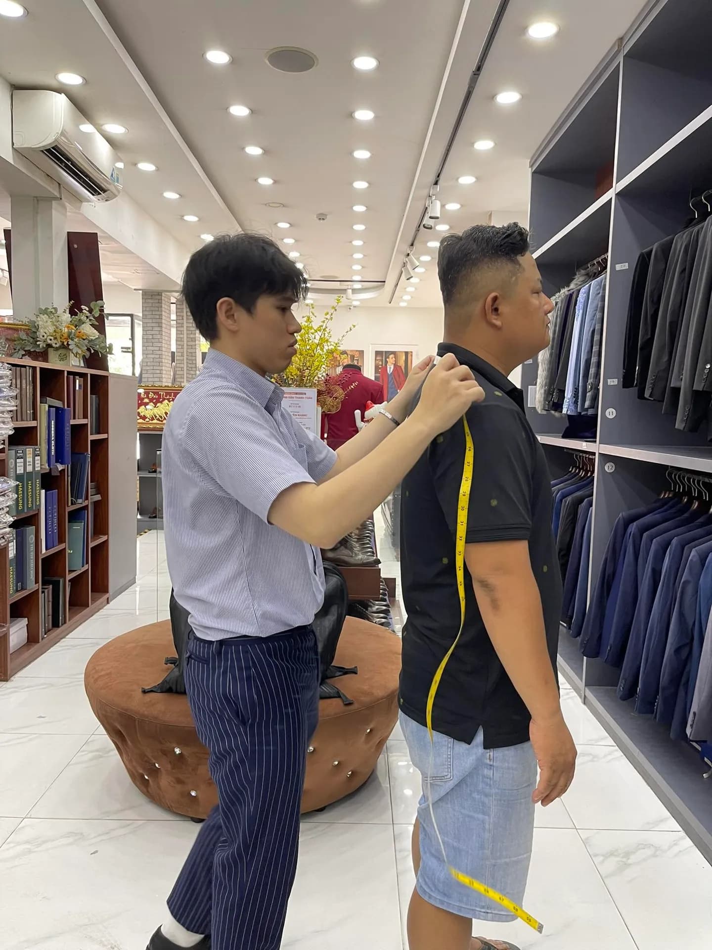 Phóng sự tại showroom — Mon Amie