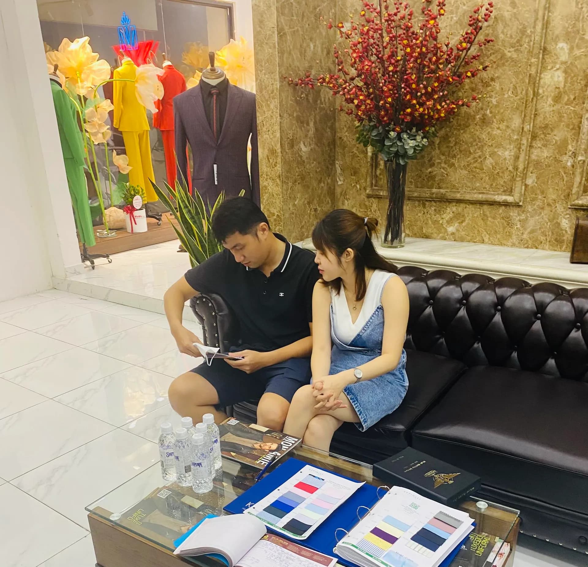 Phóng sự tại showroom — Mon Amie