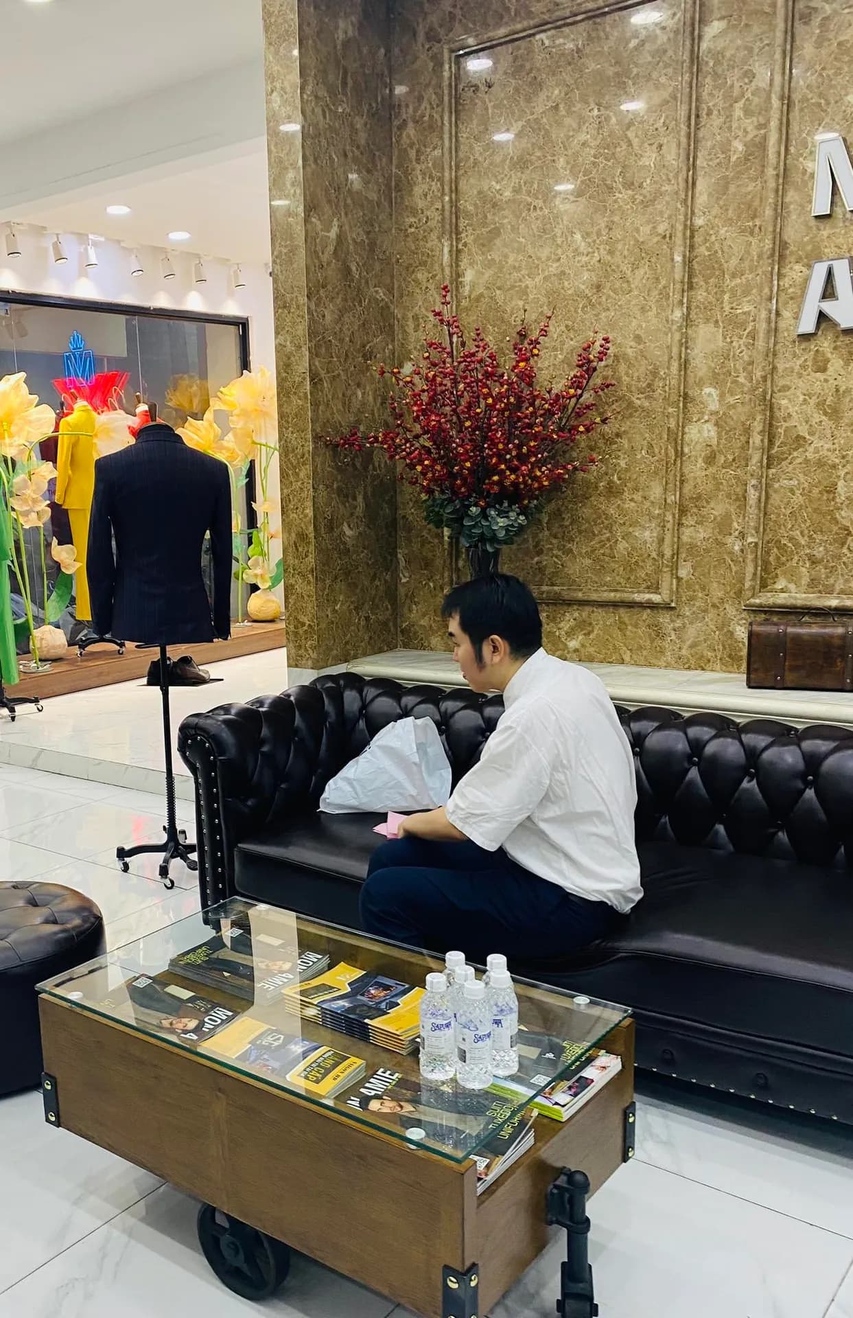 Phóng sự tại showroom — Mon Amie