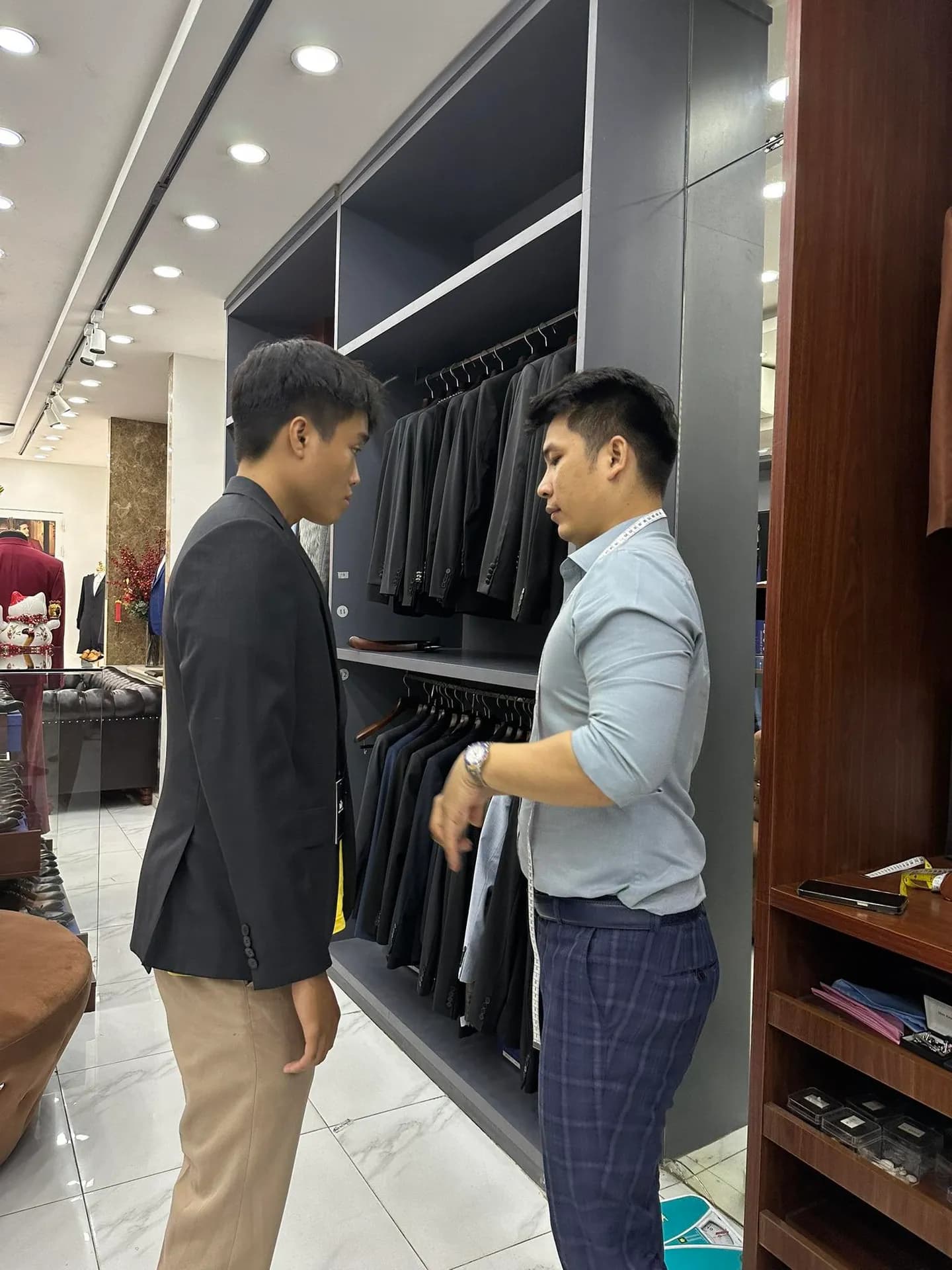 Phóng sự tại showroom — Mon Amie