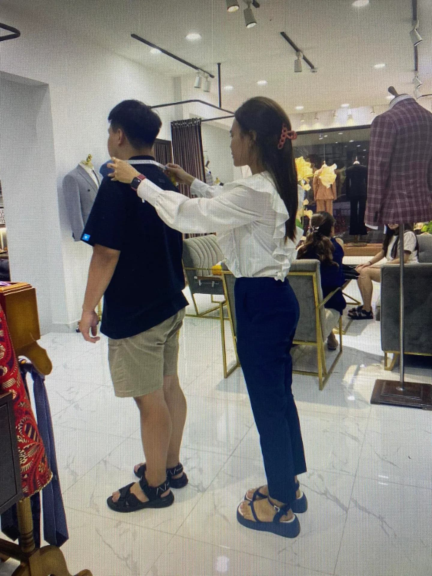 Phóng sự tại showroom — Mon Amie