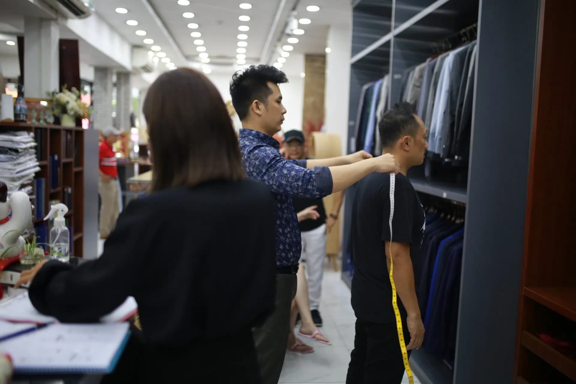 Phóng sự tại showroom — Mon Amie
