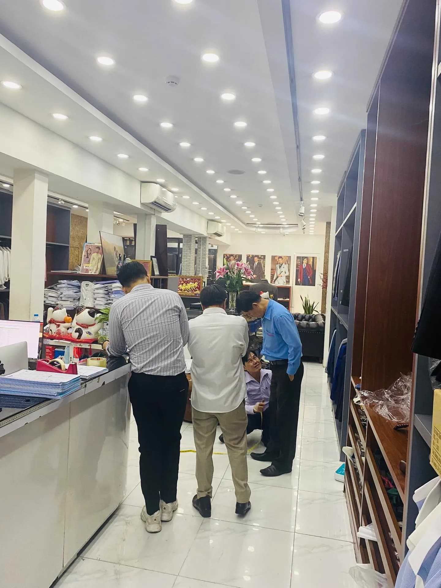 Phóng sự tại showroom — Mon Amie