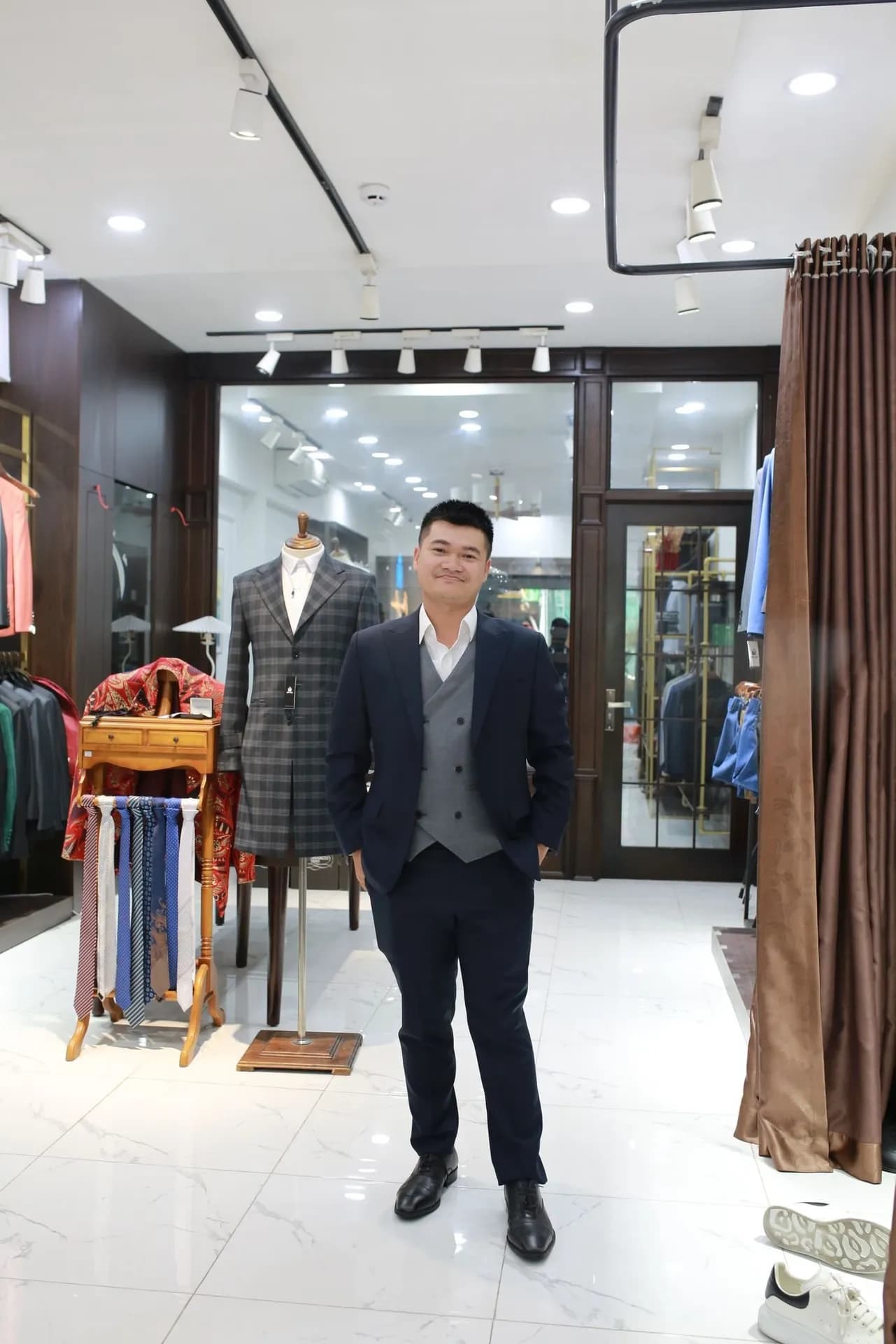 Phóng sự tại showroom — Mon Amie