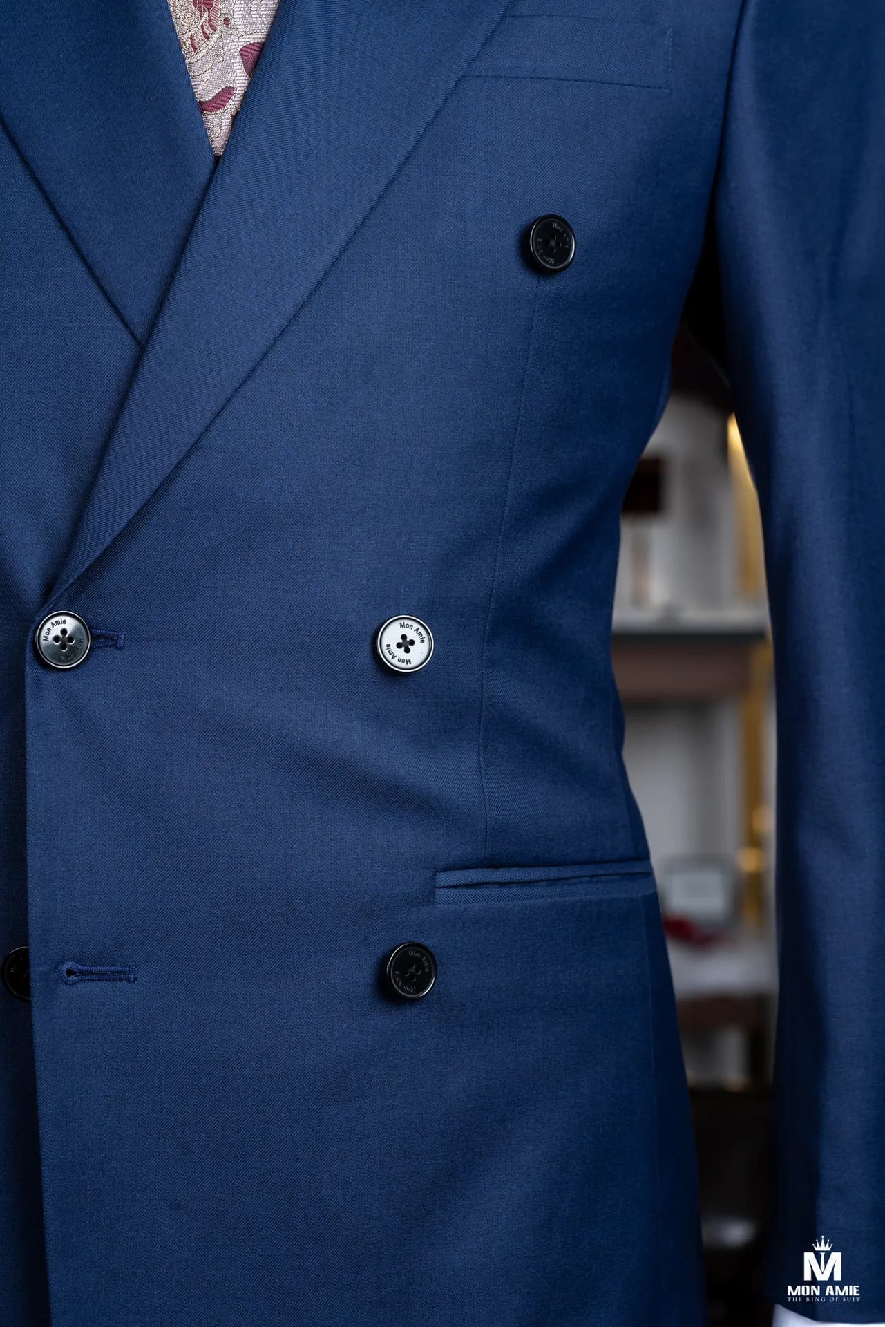 Suit Nam — Mon Amie