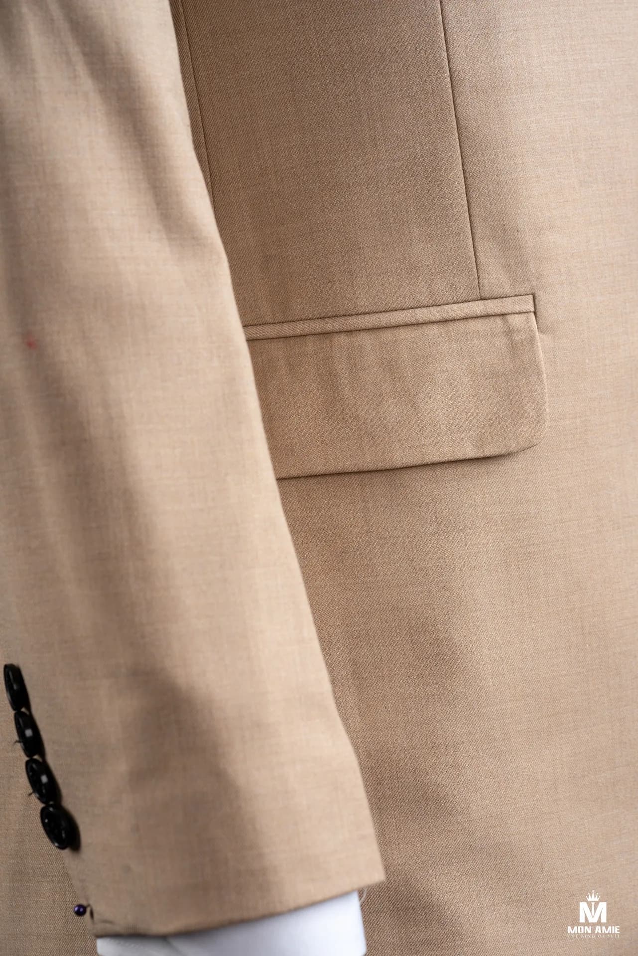 Suit Nam — Mon Amie