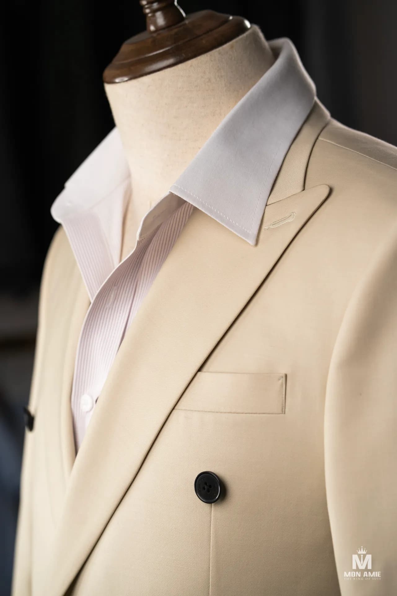 Suit Nam — Mon Amie