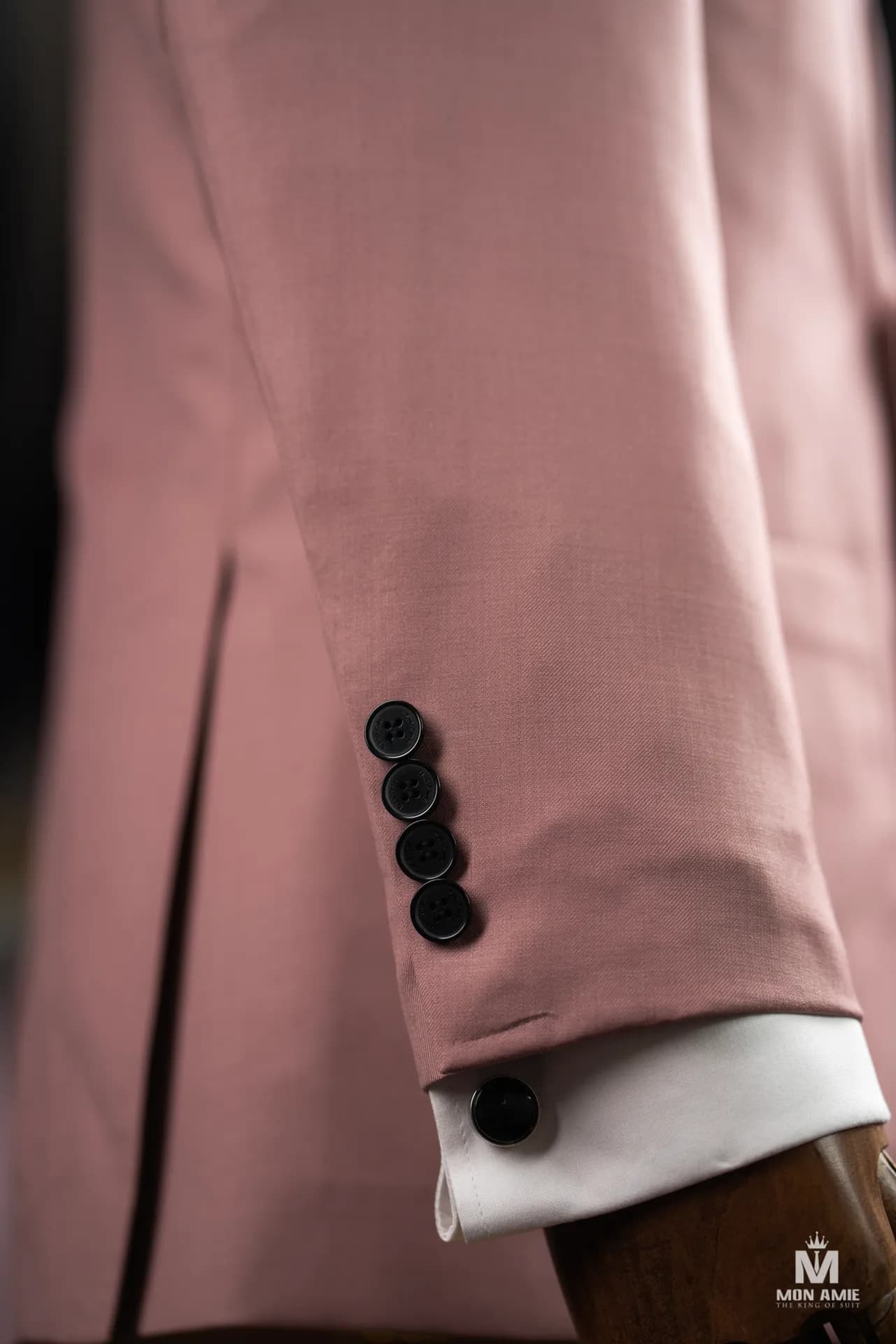 Suit Nam — Mon Amie