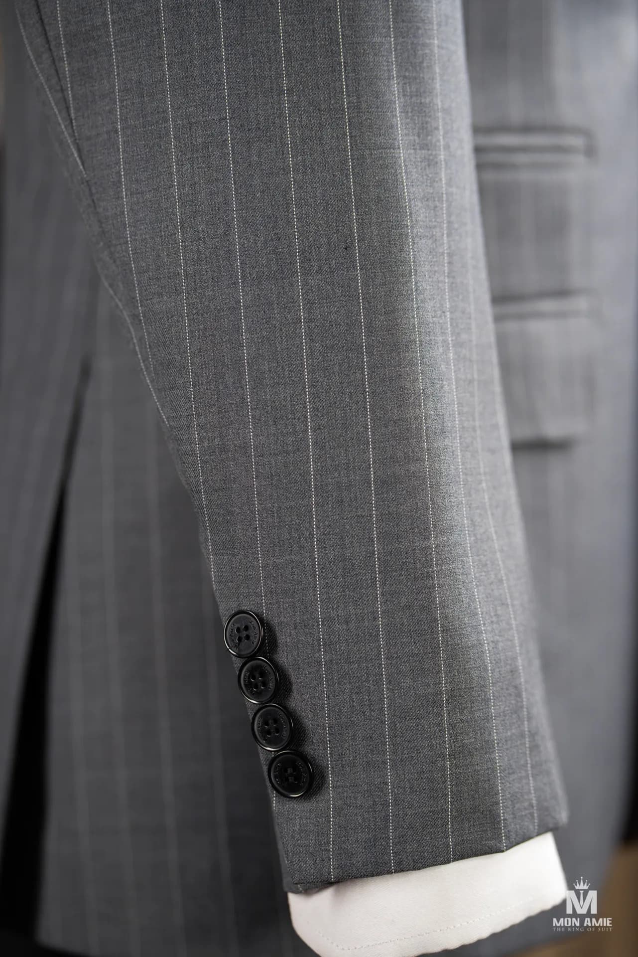 Suit Nam — Mon Amie