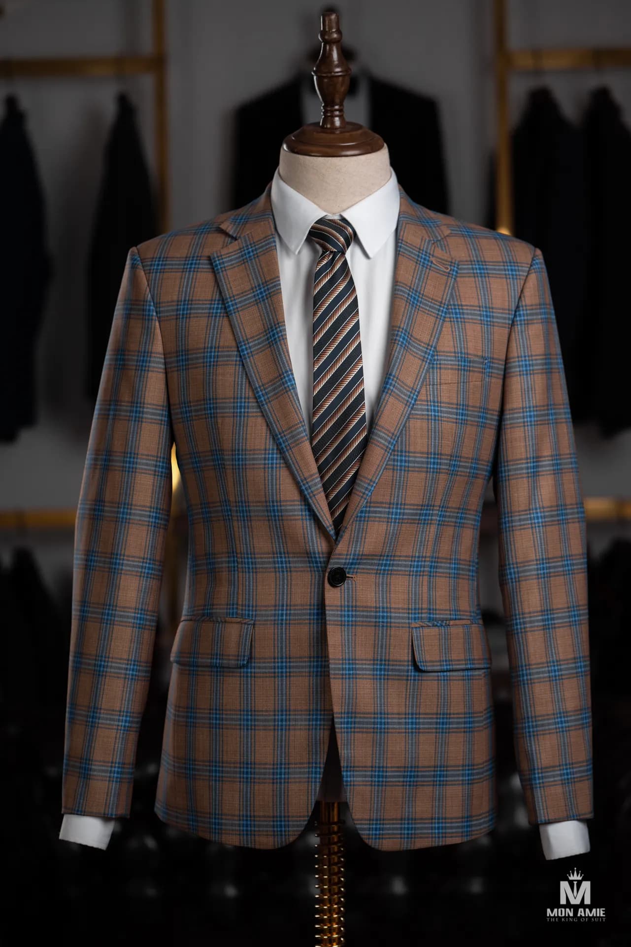 Suit Nam — Mon Amie