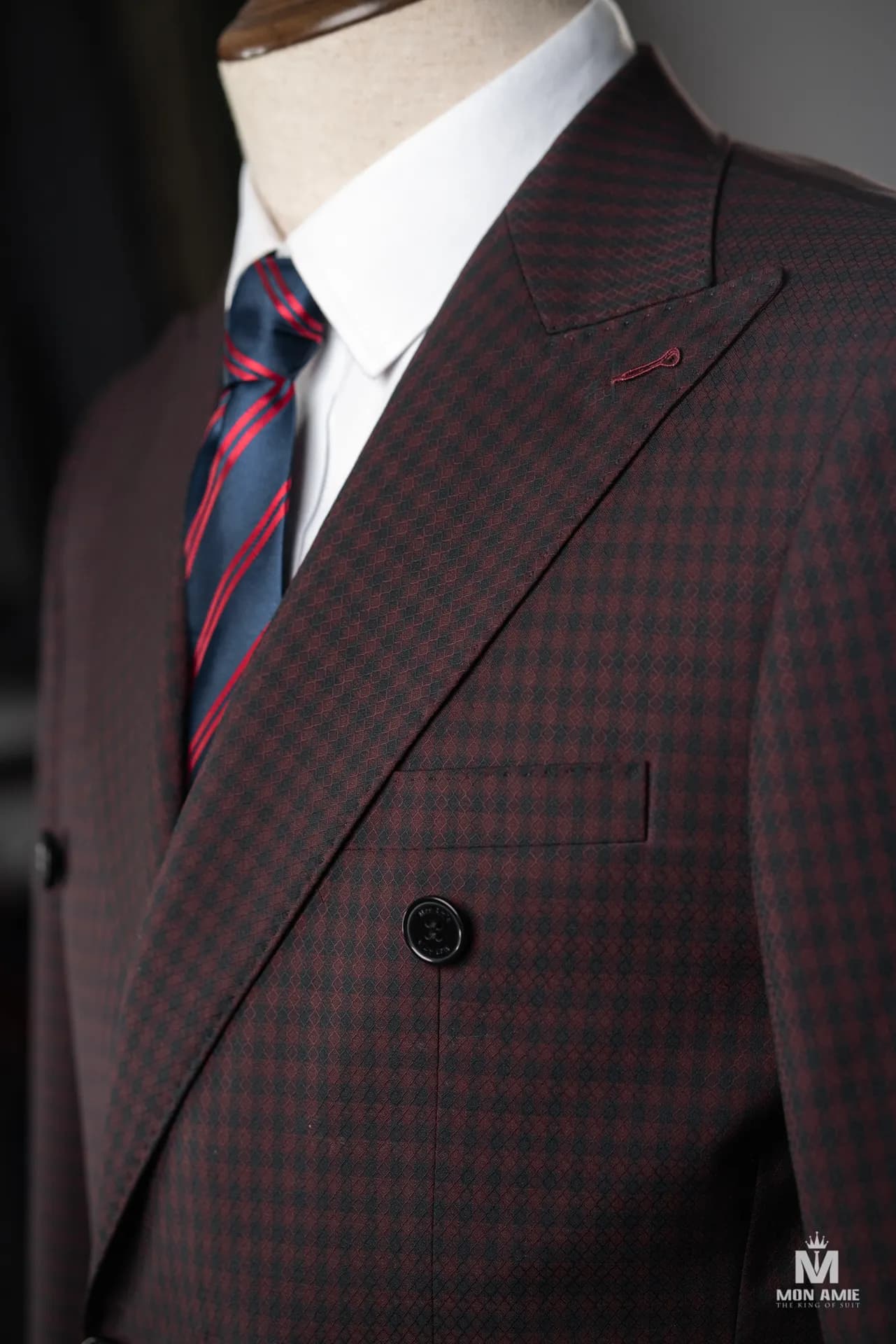Suit Nam — Mon Amie