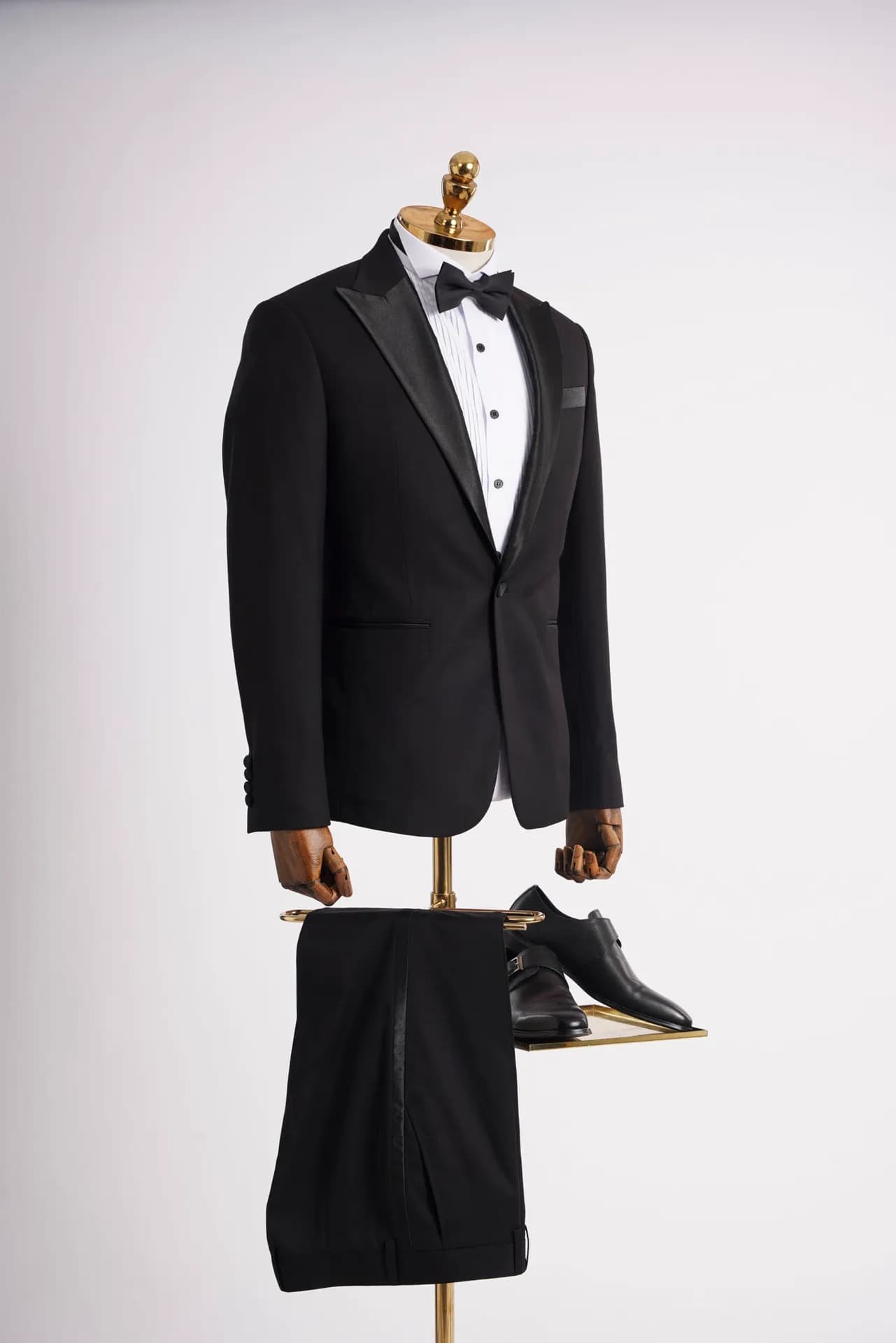 Suit Nam — Mon Amie