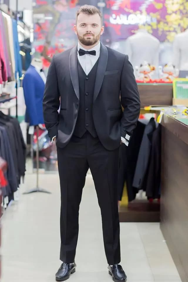 Mon Amie có tăng giá dành cho size lớn , và giảm giá dành cho size nhỏ ? tôi nặng 95 kg thì giá may có cao hơn?