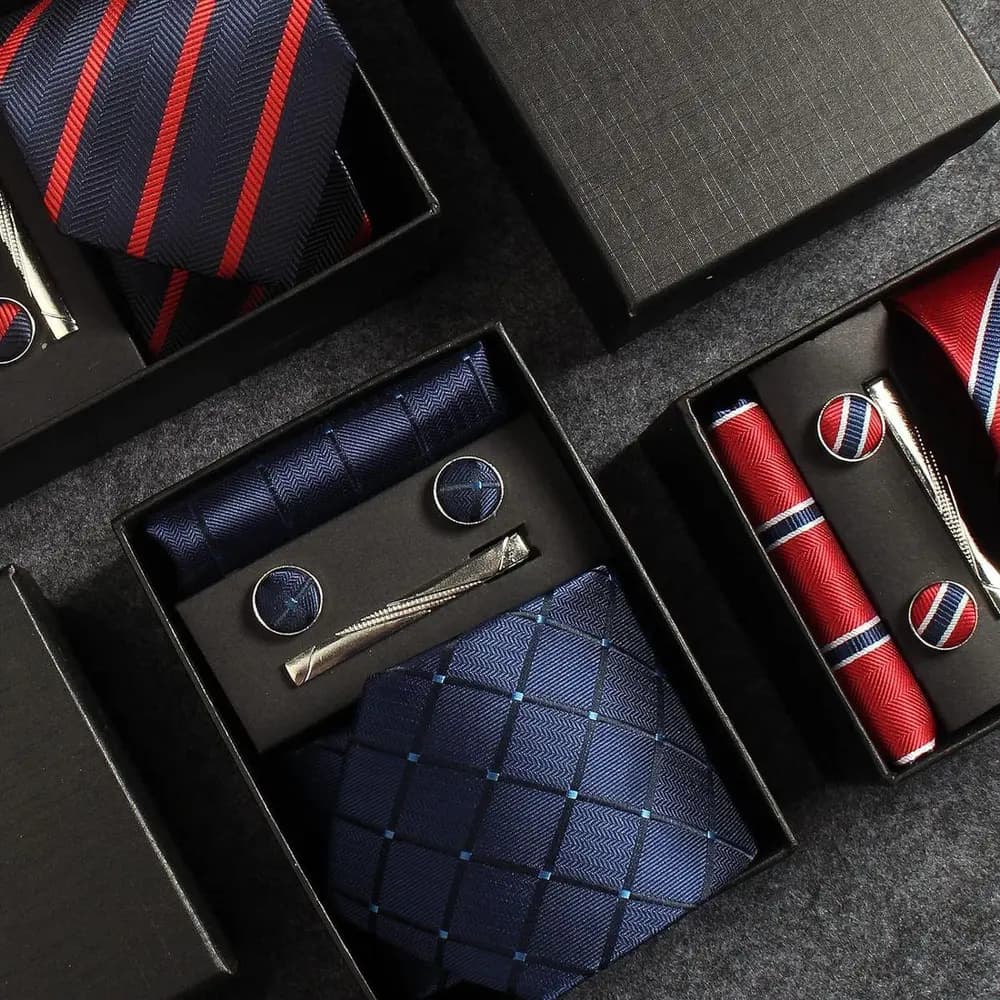 Phụ Kiện Suit Nam - Bí Quyết Tạo Điểm Nhấn Cho Phong Cách Hiện Đại