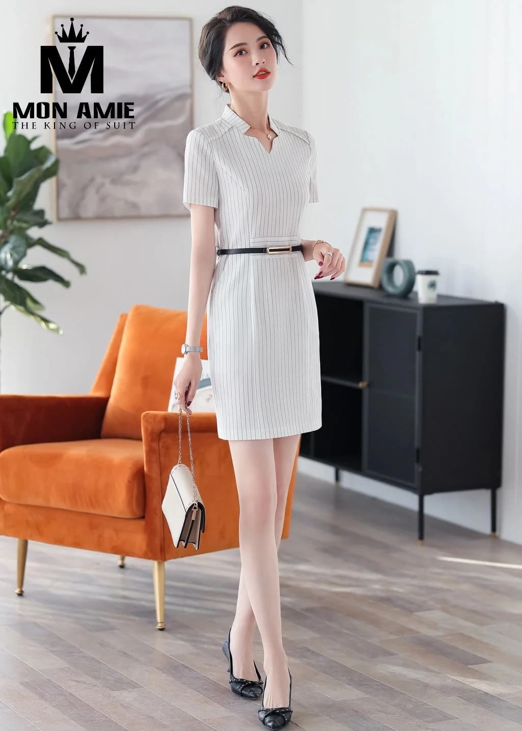 Đầm Trắng Kẻ Sọc Đứng Cổ Khoét V Kèm Đai Mảnh