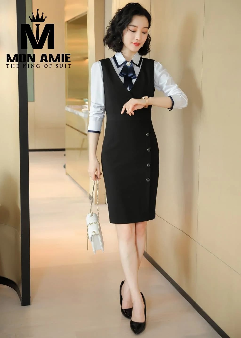 Đầm Yếm Đen Cổ V Cài Nút Lệch Phối Sơ Mi Tay Lỡ