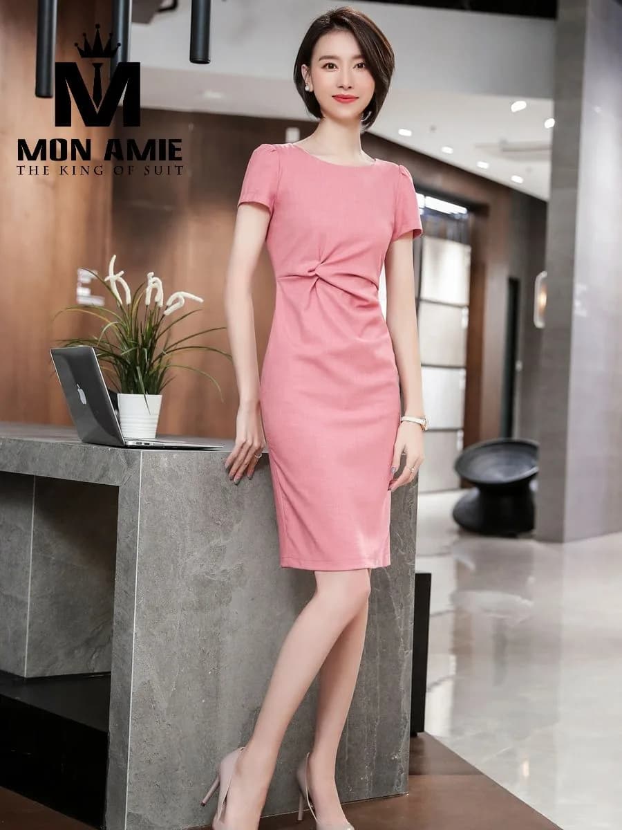 Đầm Công Sở Hồng Đất Cổ Tròn Xoắn Eo Tay Bồng