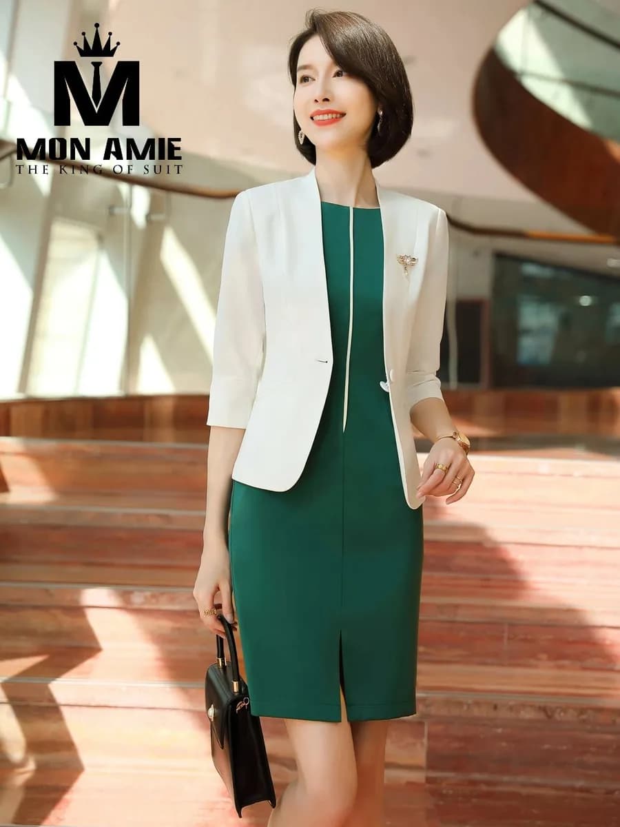 Set Đầm Xanh Lục Bảo Kèm Vest Trắng Một Nút Tay Lỡ