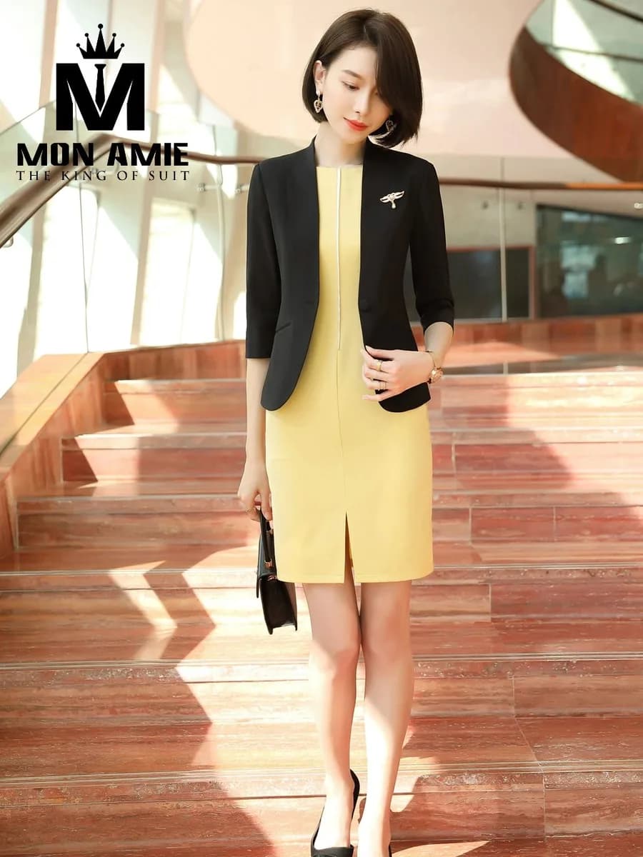 Set Đầm Vàng Bơ Kèm Vest Đen Một Nút Tay Lỡ